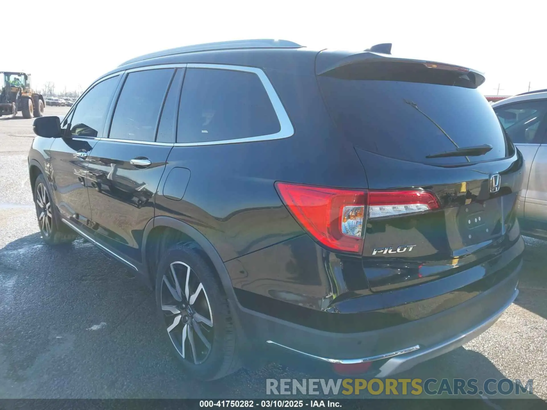 3 Photograph of a damaged car 5FNYF5H64LB006073 HONDA PILOT 2020