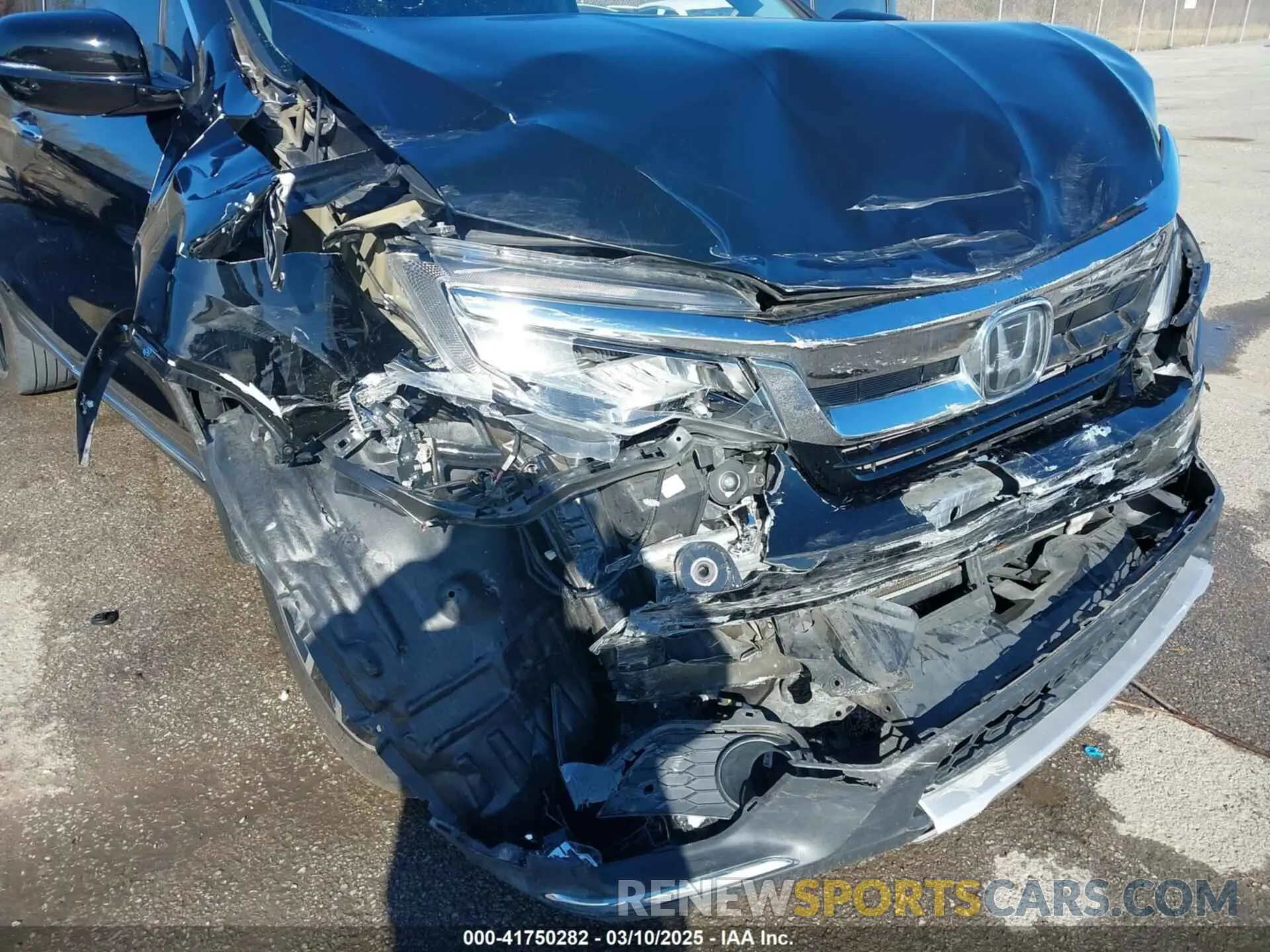 6 Photograph of a damaged car 5FNYF5H64LB006073 HONDA PILOT 2020