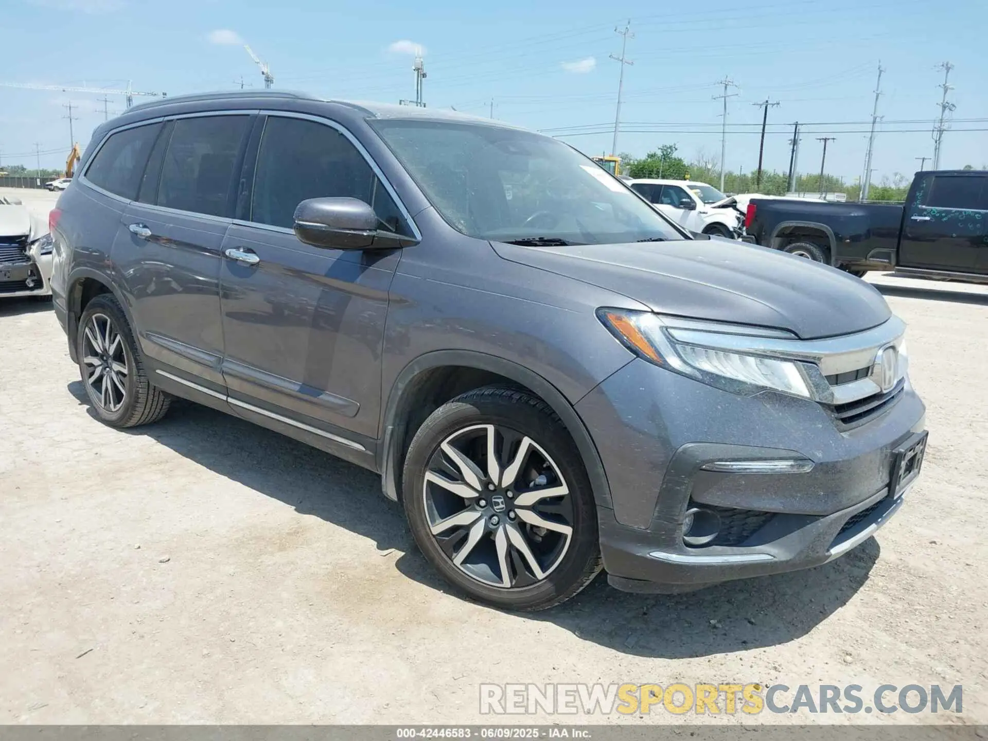 1 Photograph of a damaged car 5FNYF5H67LB021621 HONDA PILOT 2020