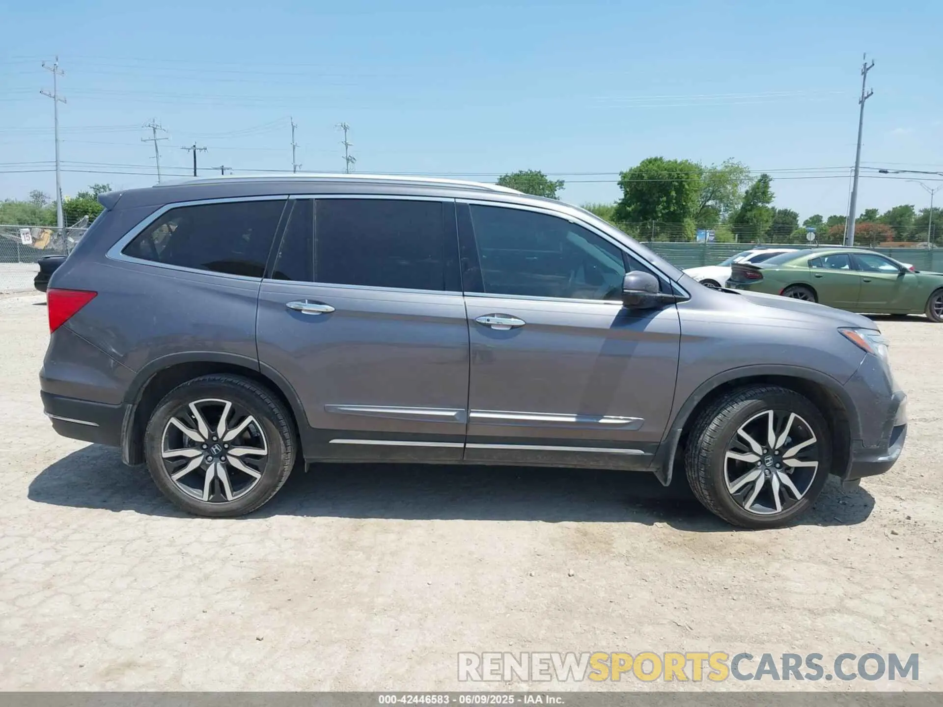13 Photograph of a damaged car 5FNYF5H67LB021621 HONDA PILOT 2020