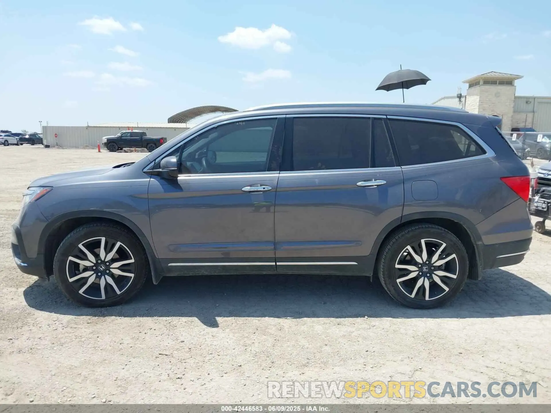 14 Photograph of a damaged car 5FNYF5H67LB021621 HONDA PILOT 2020