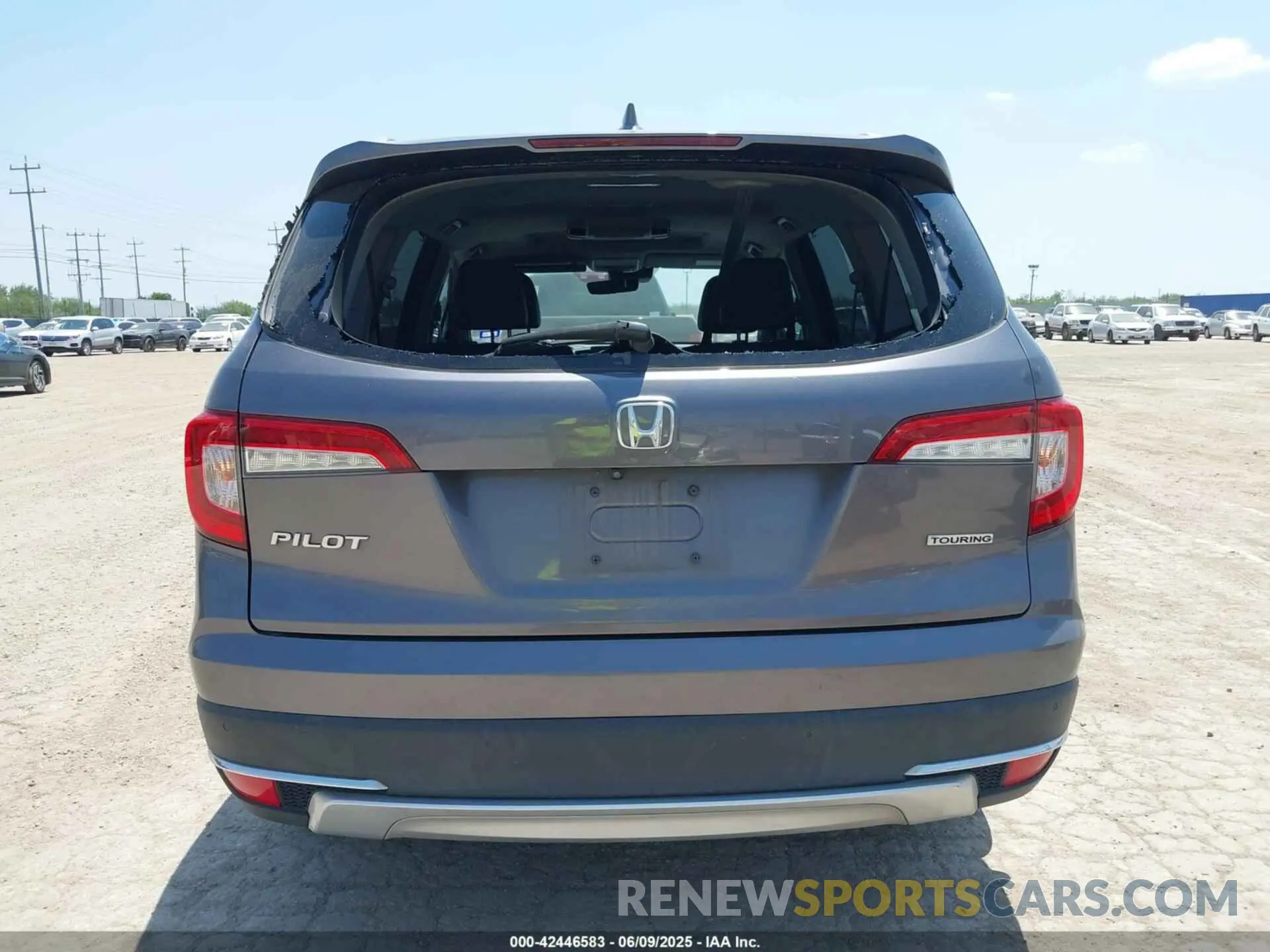 16 Photograph of a damaged car 5FNYF5H67LB021621 HONDA PILOT 2020