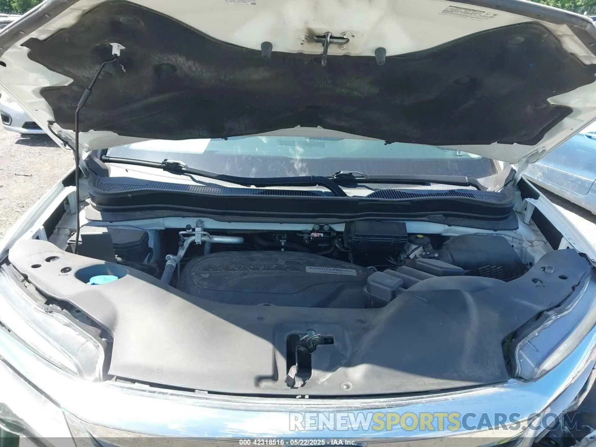 10 Photograph of a damaged car 5FNYF5H69LB000835 HONDA PILOT 2020