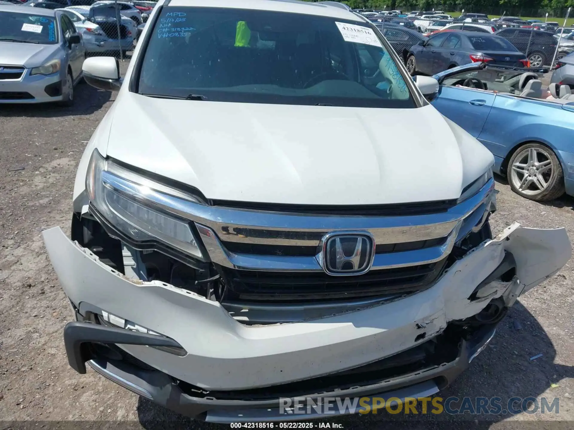 11 Photograph of a damaged car 5FNYF5H69LB000835 HONDA PILOT 2020