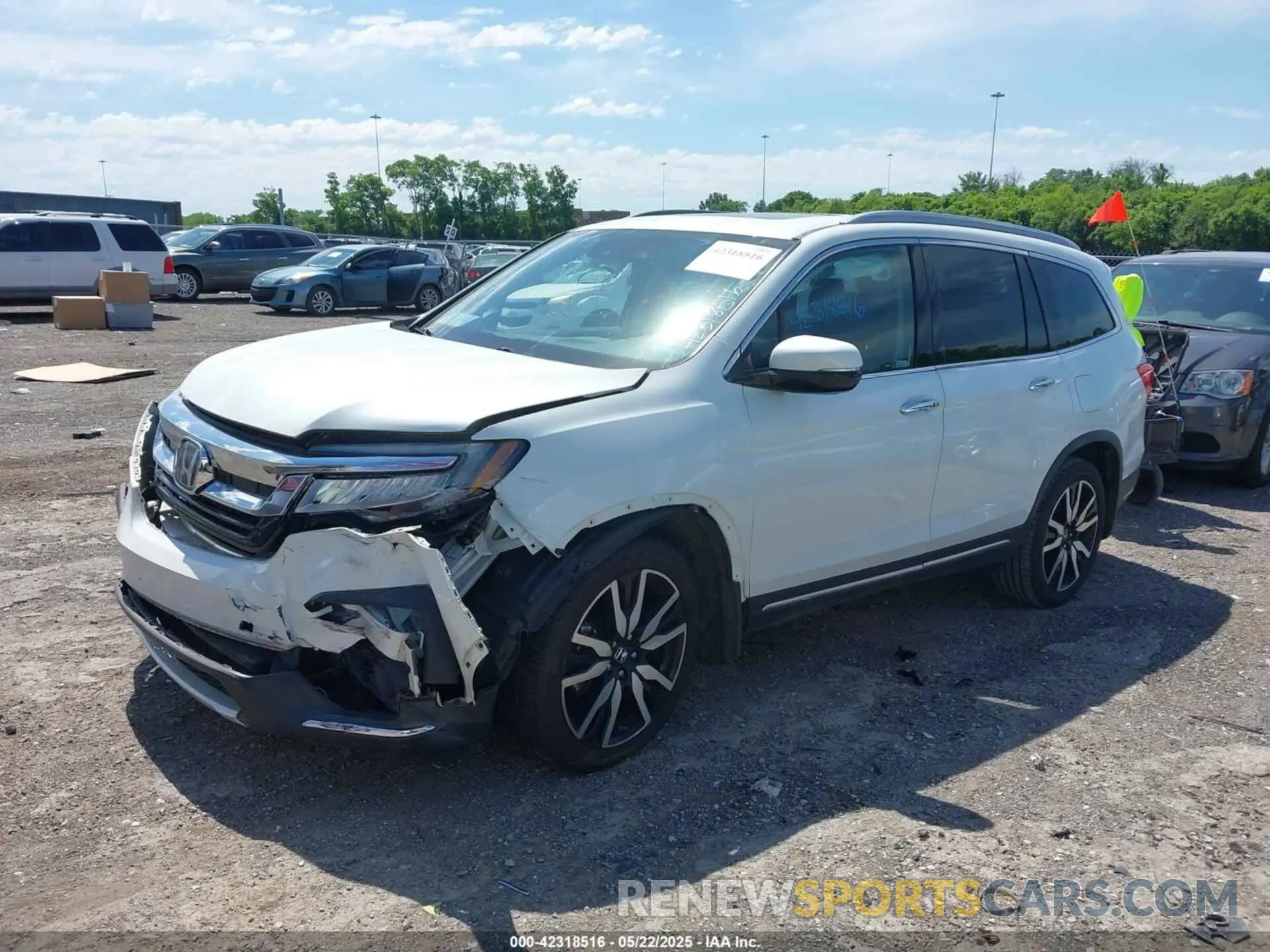 13 Photograph of a damaged car 5FNYF5H69LB000835 HONDA PILOT 2020