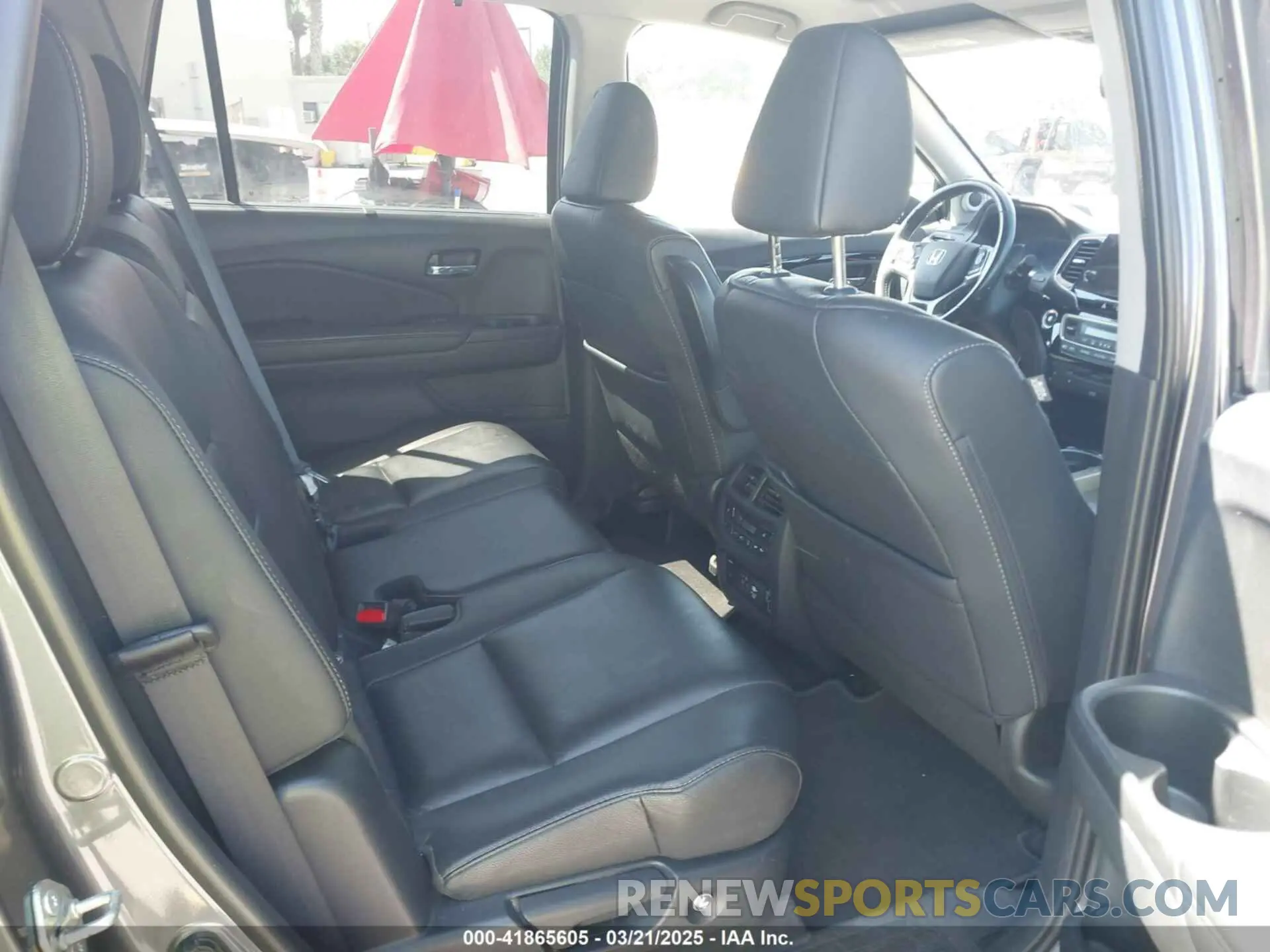 8 Photograph of a damaged car 5FNYF5H90LB000801 HONDA PILOT 2020