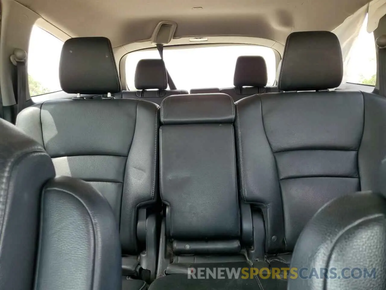 10 Photograph of a damaged car 5FNYF5H92LB025277 HONDA PILOT 2020