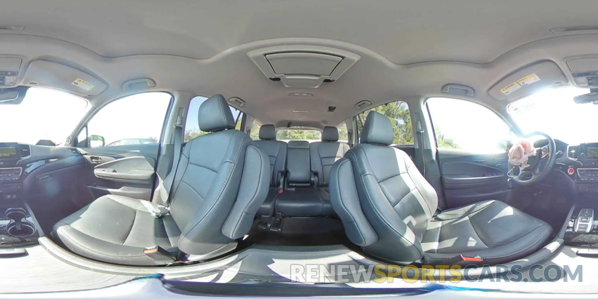 14 Photograph of a damaged car 5FNYF5H99LB000568 HONDA PILOT 2020
