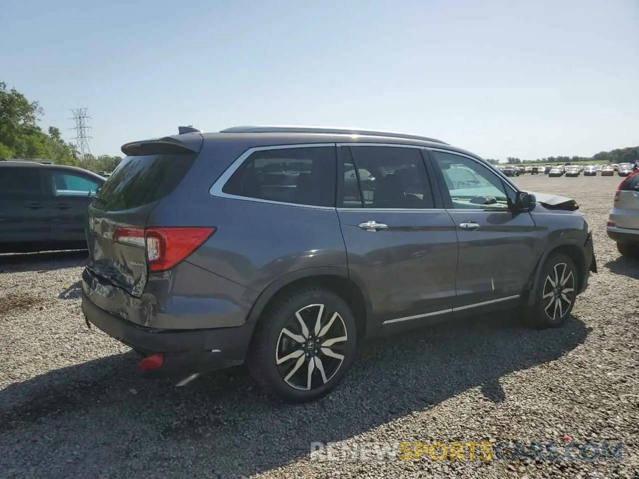 3 Photograph of a damaged car 5FNYF5H99LB000568 HONDA PILOT 2020