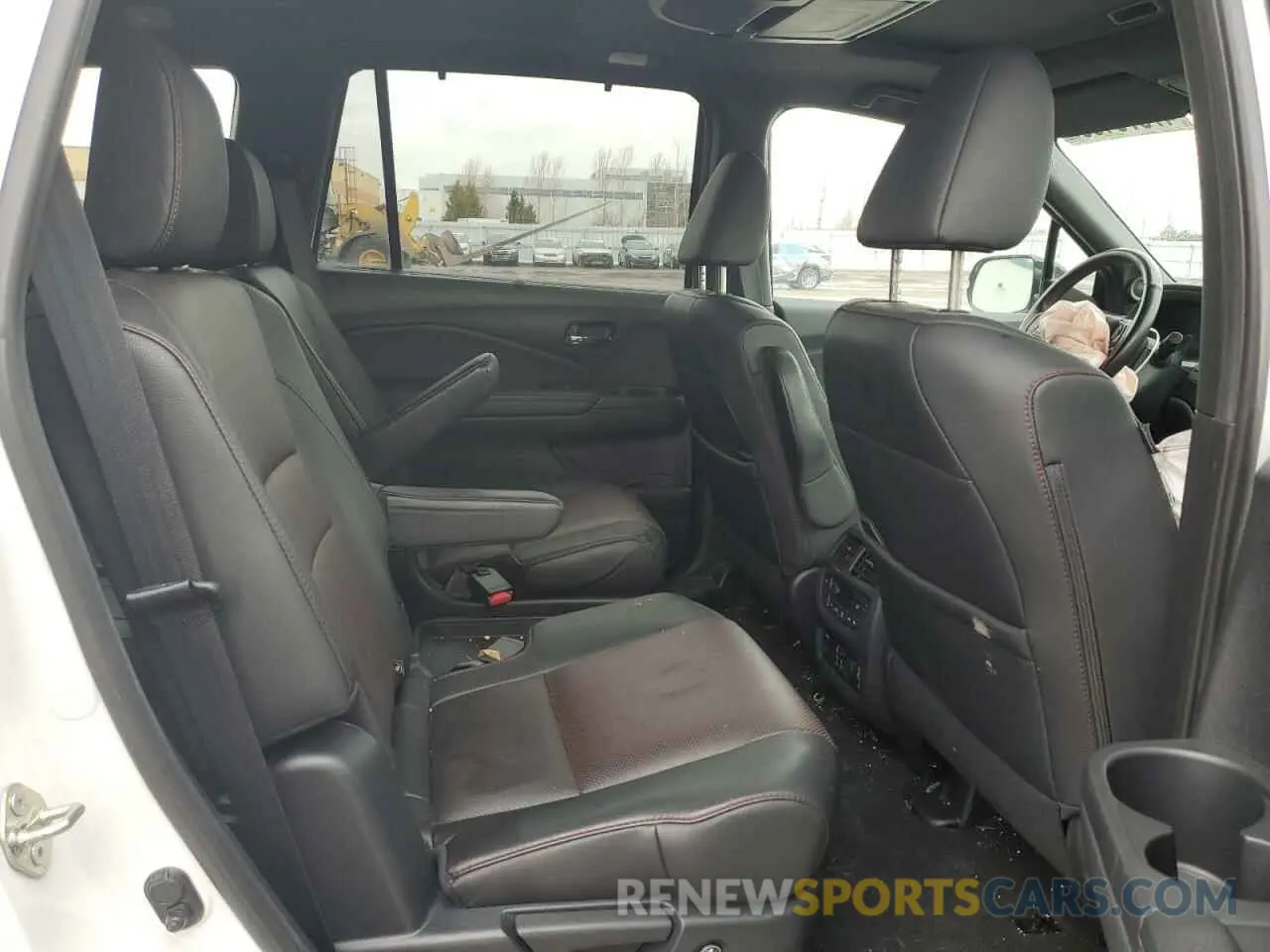11 Photograph of a damaged car 5FNYF6H00LB502070 HONDA PILOT 2020