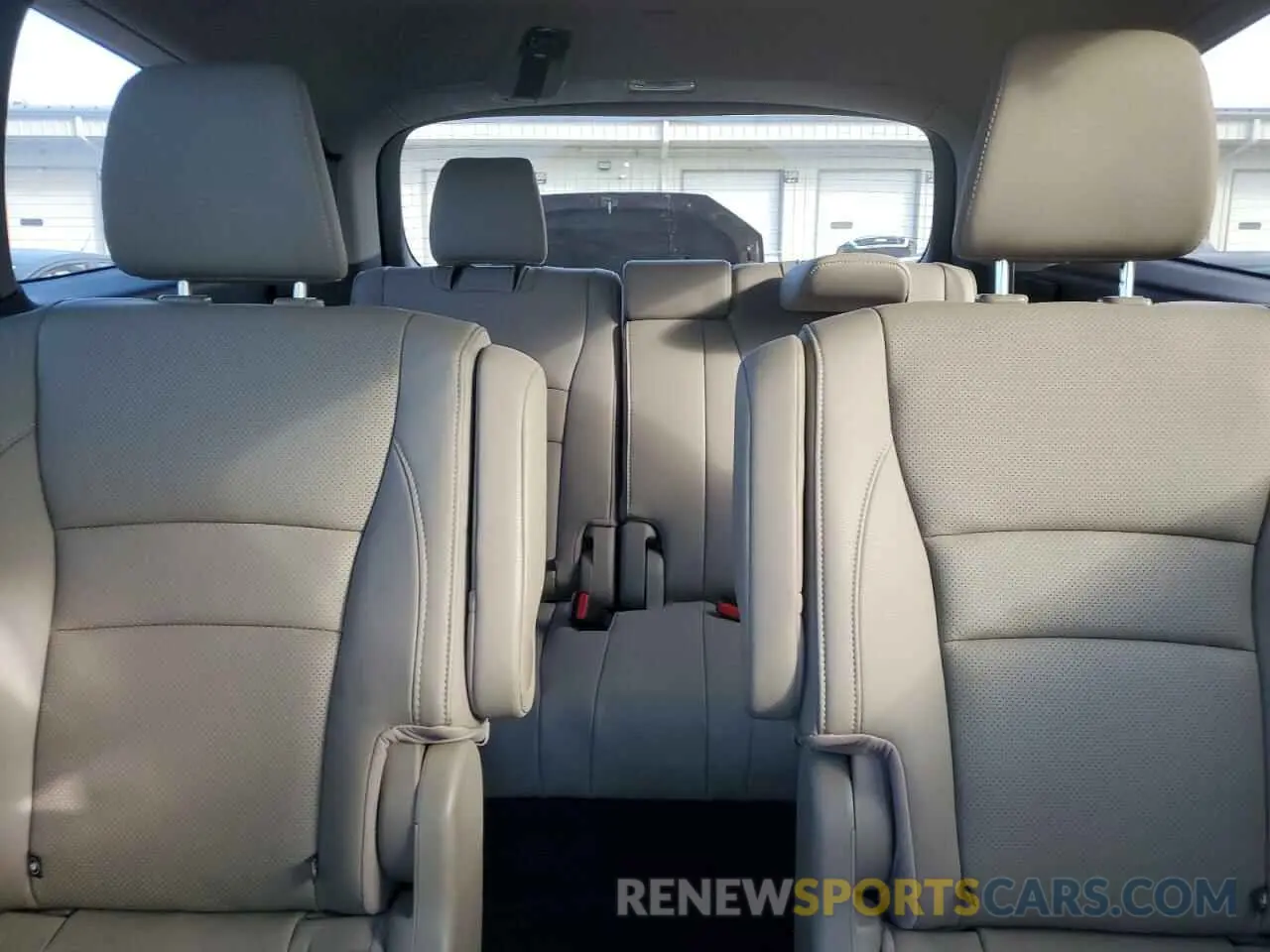10 Photograph of a damaged car 5FNYF6H01LB047889 HONDA PILOT 2020
