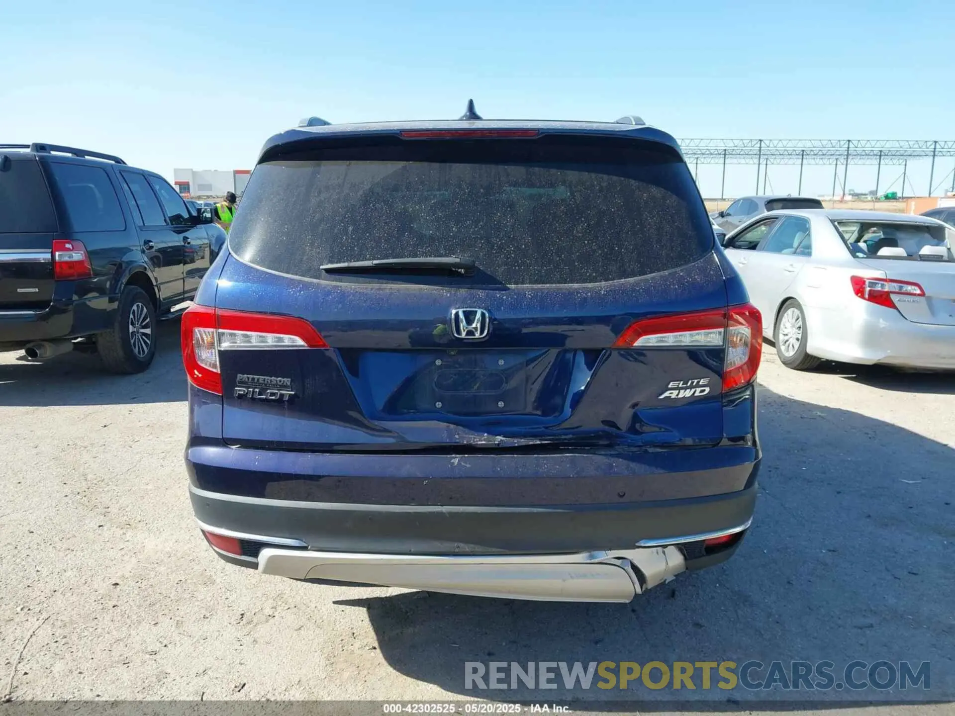 16 Photograph of a damaged car 5FNYF6H02LB054348 HONDA PILOT 2020