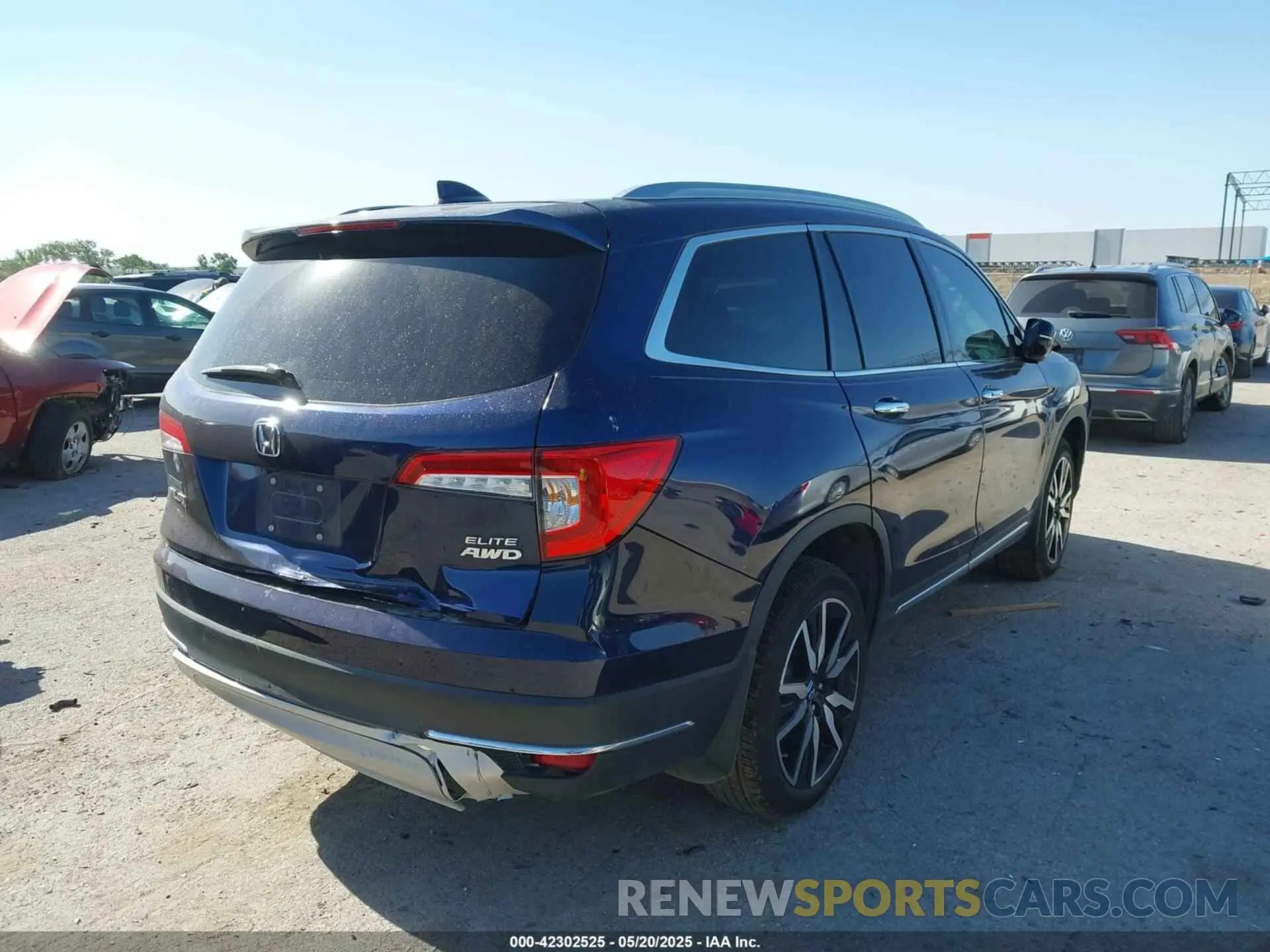4 Photograph of a damaged car 5FNYF6H02LB054348 HONDA PILOT 2020