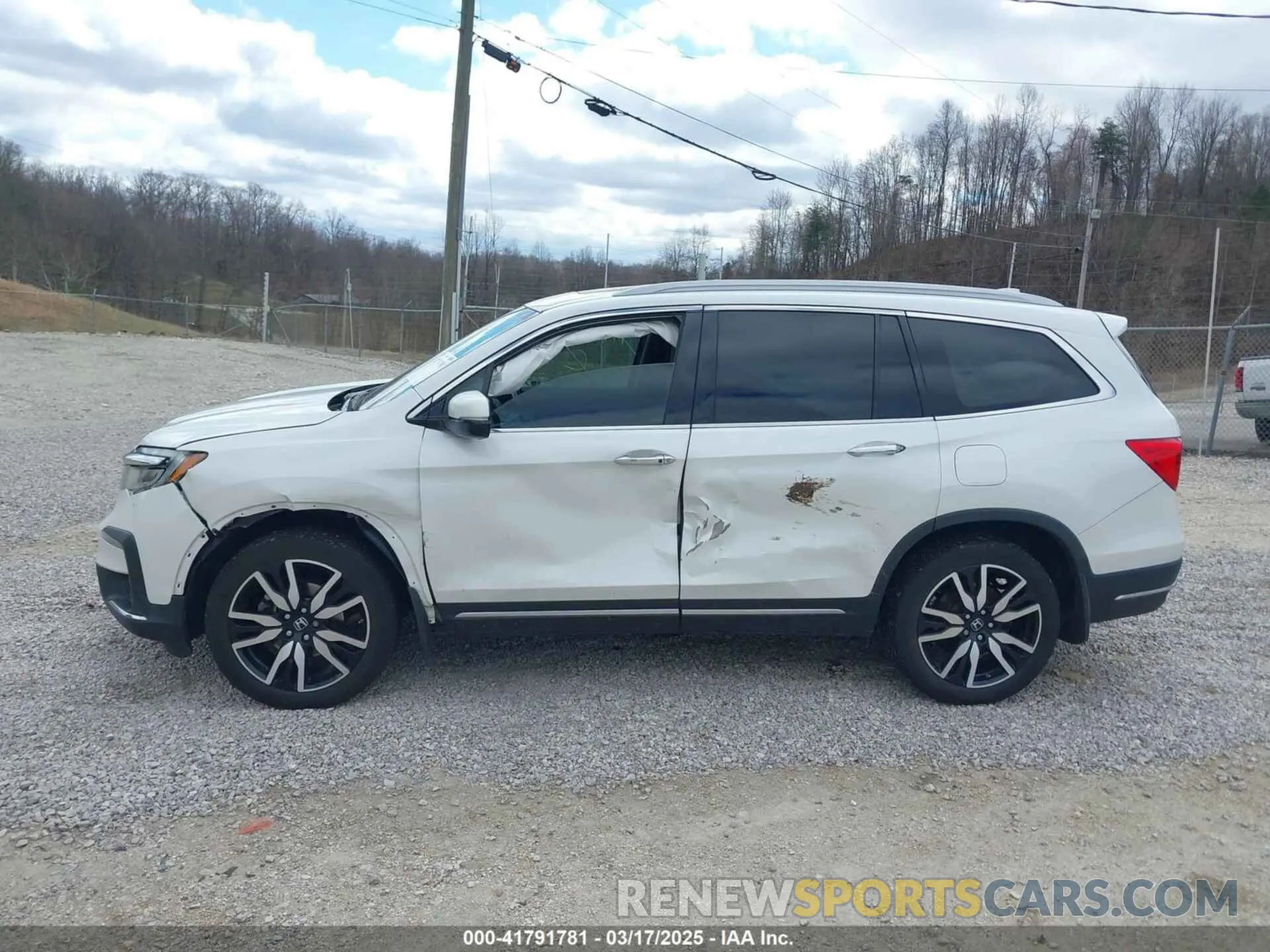 14 Photograph of a damaged car 5FNYF6H09LB026501 HONDA PILOT 2020