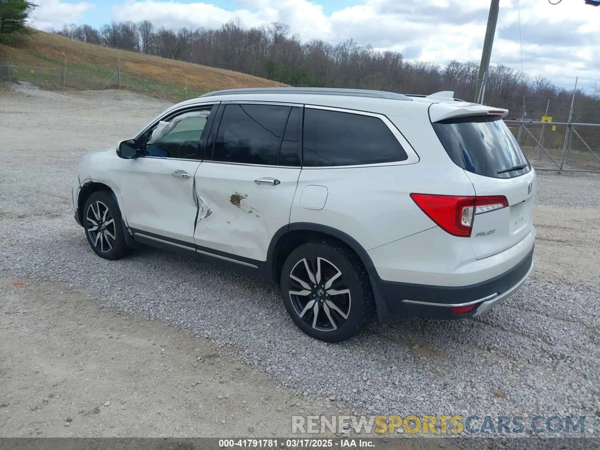 3 Photograph of a damaged car 5FNYF6H09LB026501 HONDA PILOT 2020