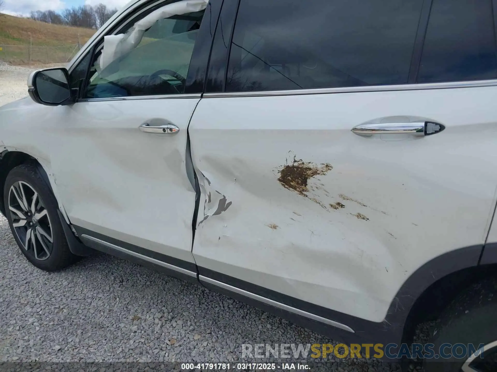 6 Photograph of a damaged car 5FNYF6H09LB026501 HONDA PILOT 2020