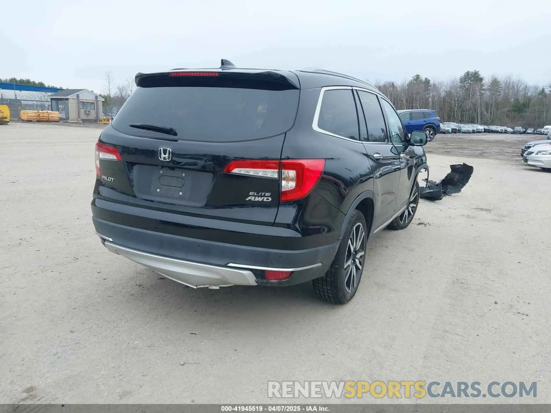 4 Photograph of a damaged car 5FNYF6H0XLB003034 HONDA PILOT 2020