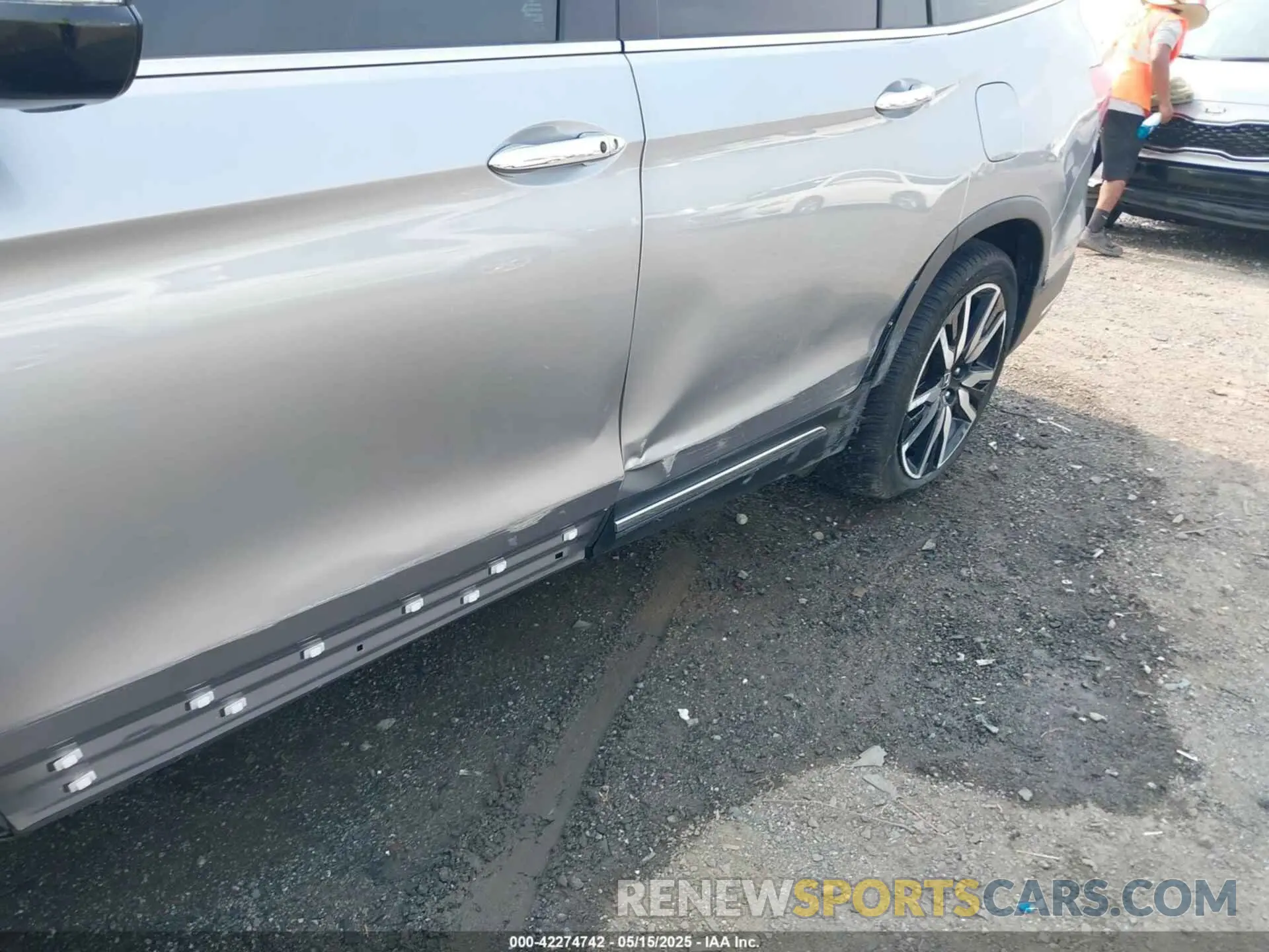 17 Photograph of a damaged car 5FNYF6H0XLB020657 HONDA PILOT 2020