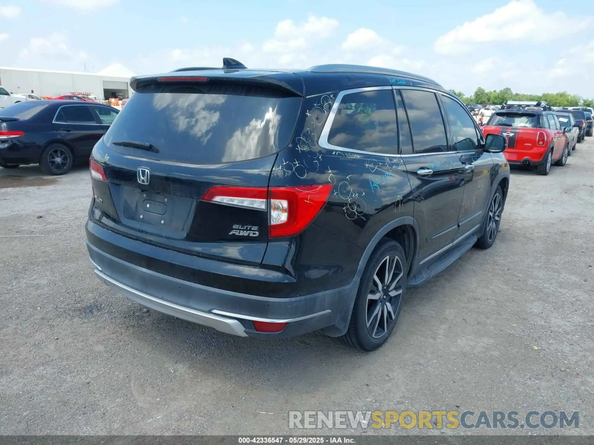 4 Photograph of a damaged car 5FNYF6H0XLB032663 HONDA PILOT 2020