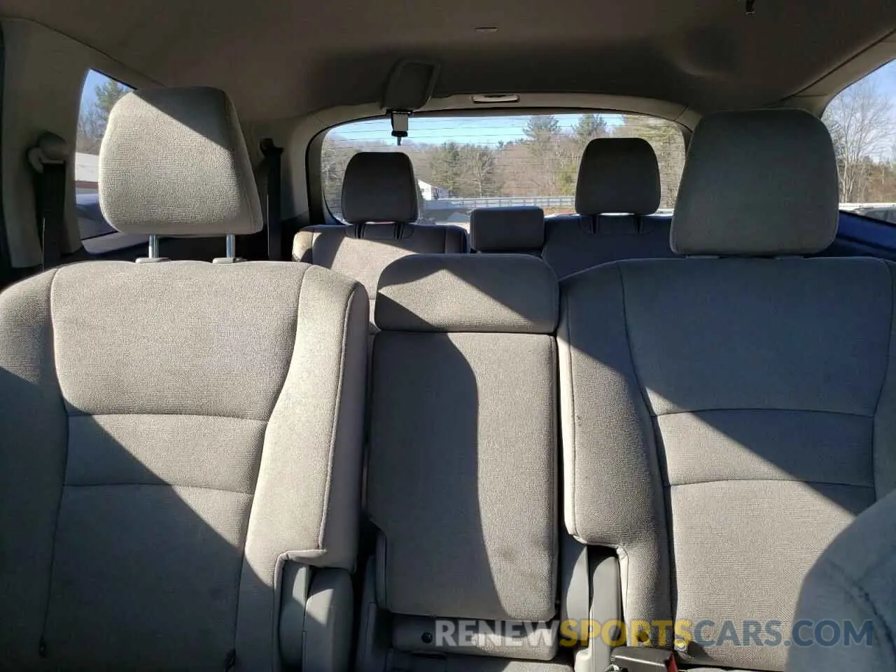 10 Photograph of a damaged car 5FNYF6H12LB011881 HONDA PILOT 2020