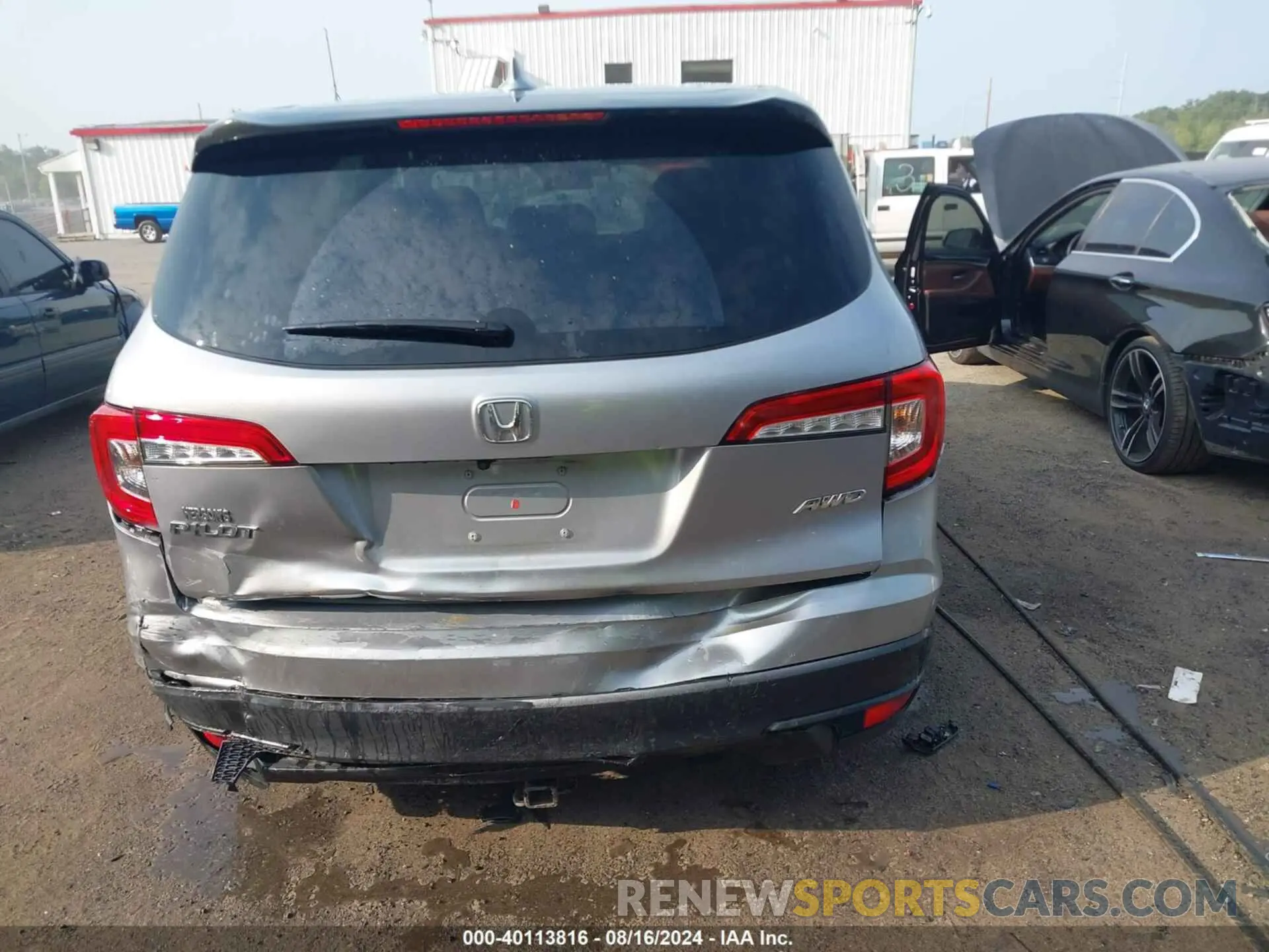 16 Photograph of a damaged car 5FNYF6H18LB028586 HONDA PILOT 2020