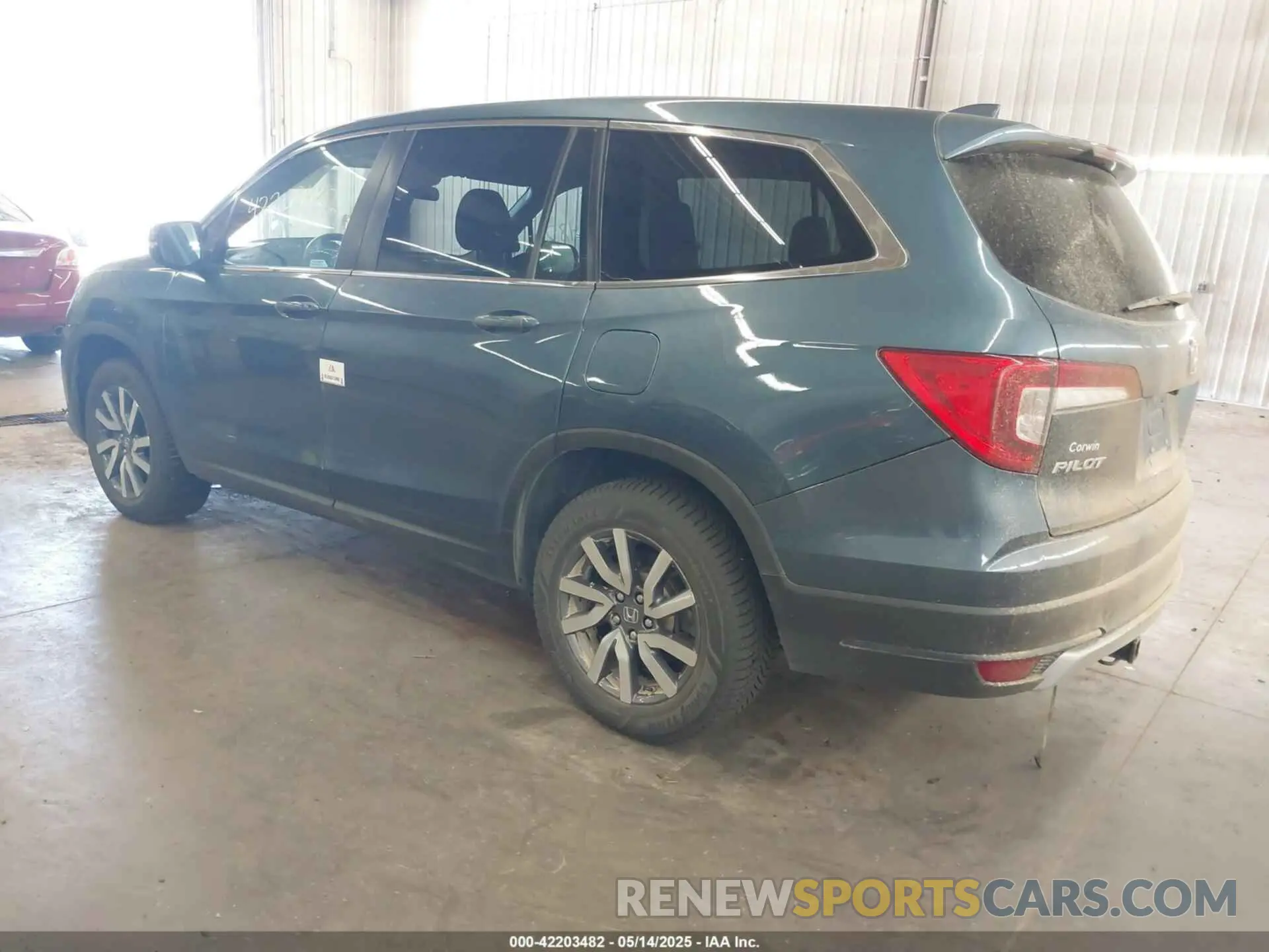 3 Photograph of a damaged car 5FNYF6H30LB038045 HONDA PILOT 2020