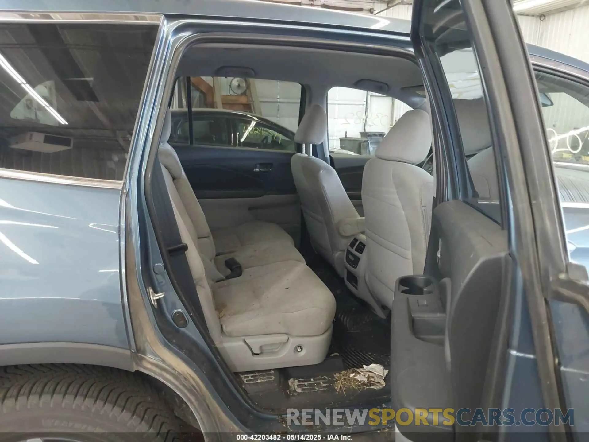 8 Photograph of a damaged car 5FNYF6H30LB038045 HONDA PILOT 2020