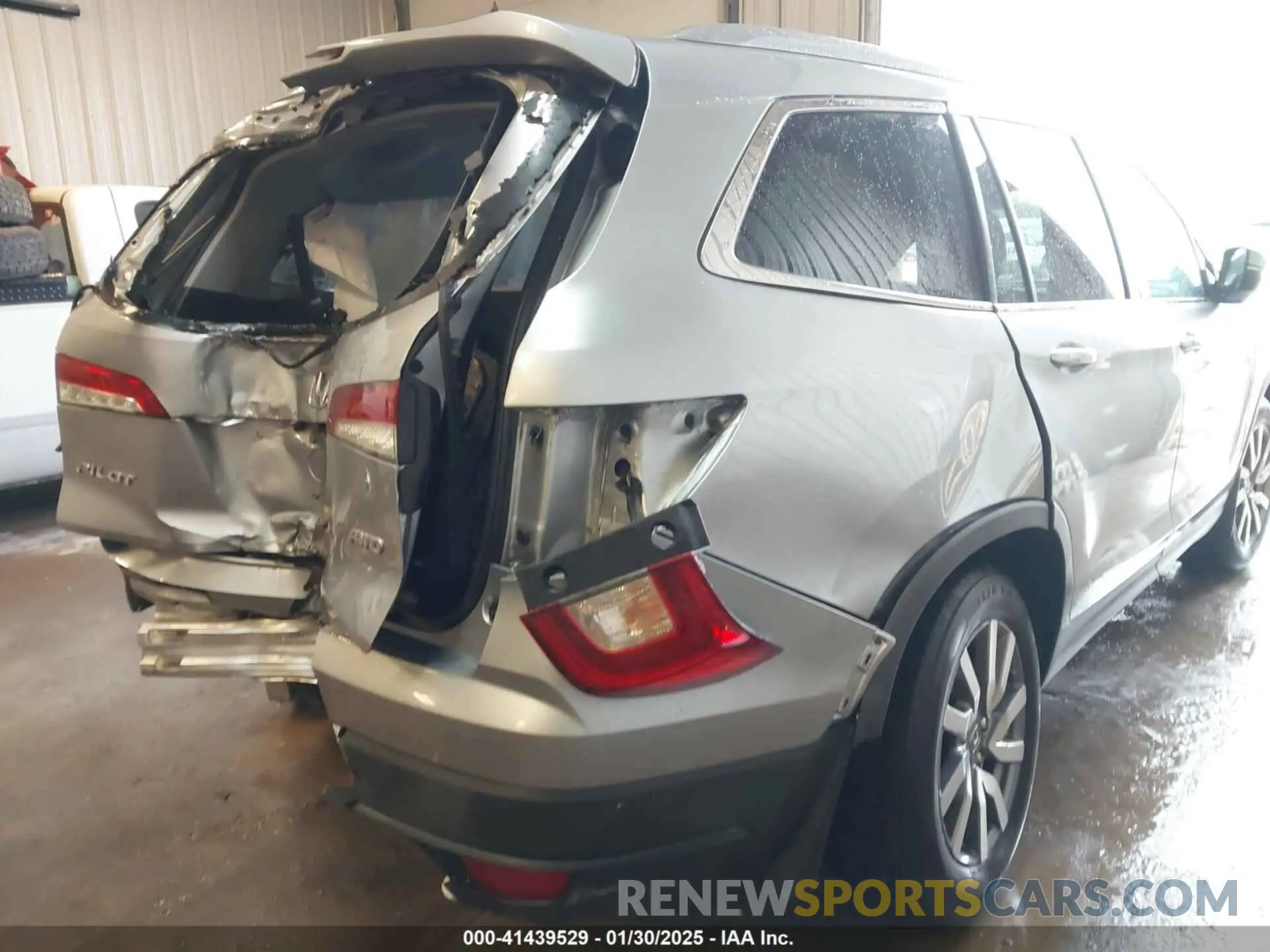 6 Photograph of a damaged car 5FNYF6H30LB060899 HONDA PILOT 2020