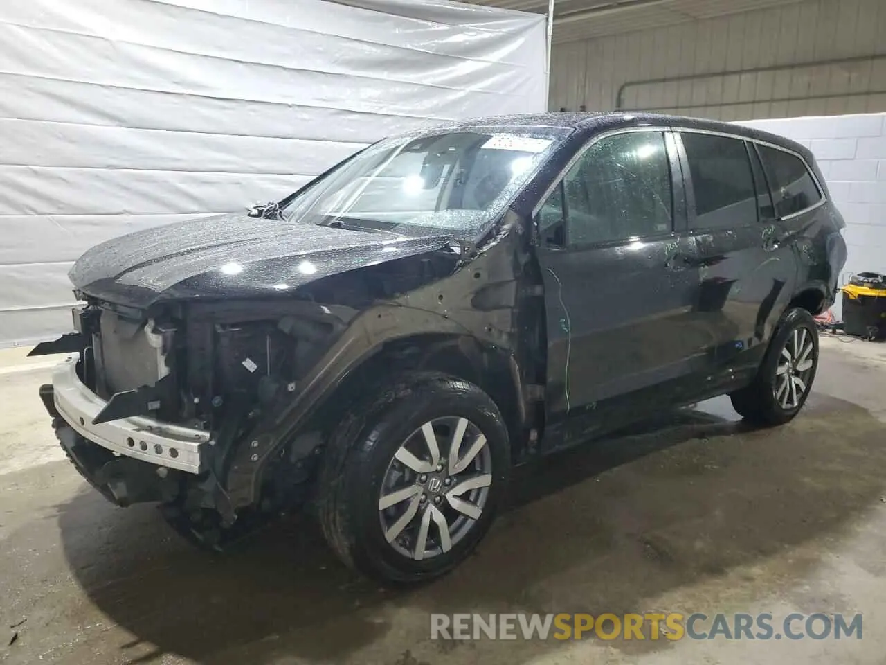 1 Photograph of a damaged car 5FNYF6H31LB045537 HONDA PILOT 2020