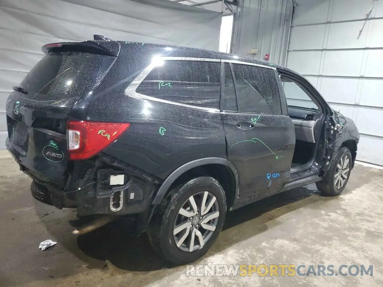 3 Photograph of a damaged car 5FNYF6H31LB045537 HONDA PILOT 2020