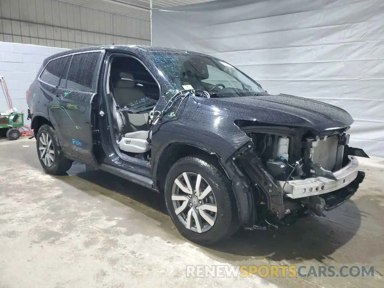 4 Photograph of a damaged car 5FNYF6H31LB045537 HONDA PILOT 2020