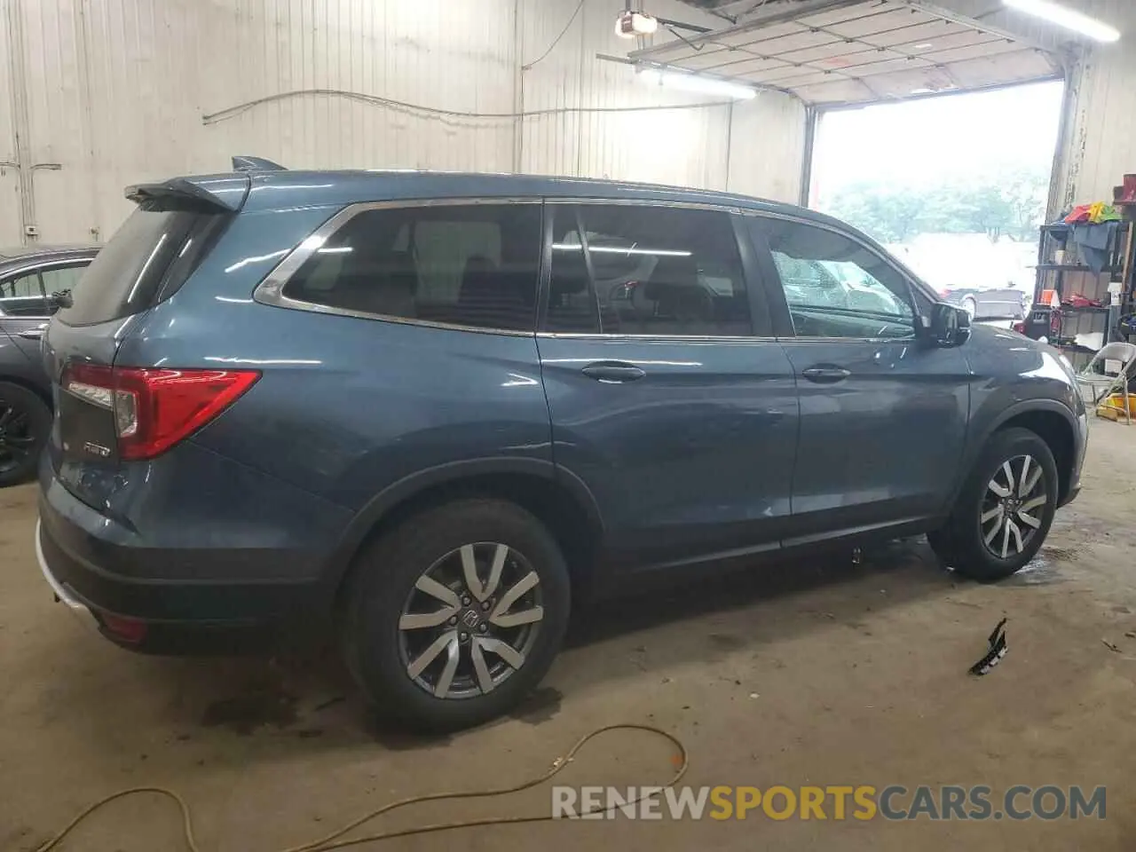 3 Photograph of a damaged car 5FNYF6H35LB024156 HONDA PILOT 2020