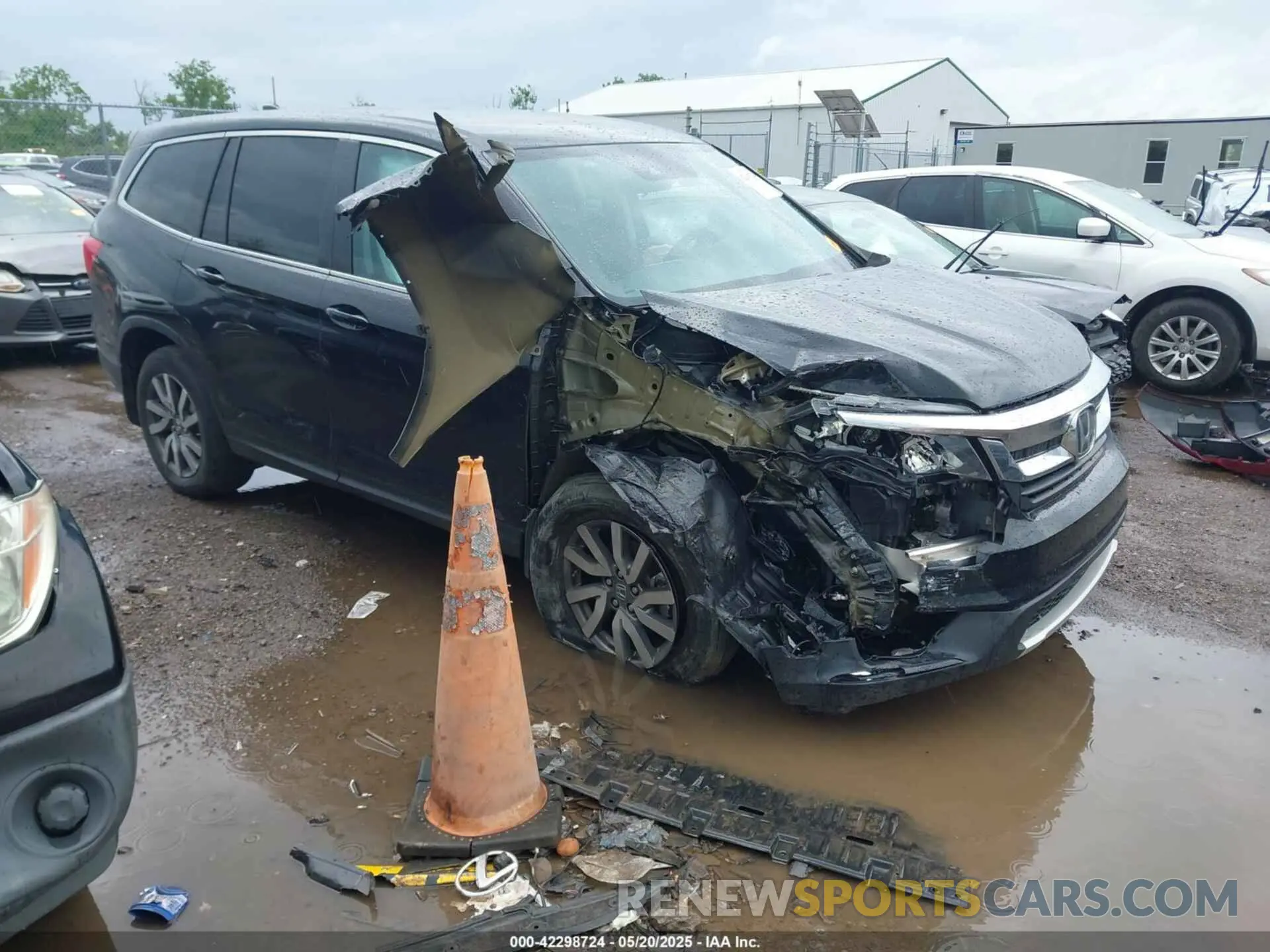 1 Photograph of a damaged car 5FNYF6H36LB054993 HONDA PILOT 2020