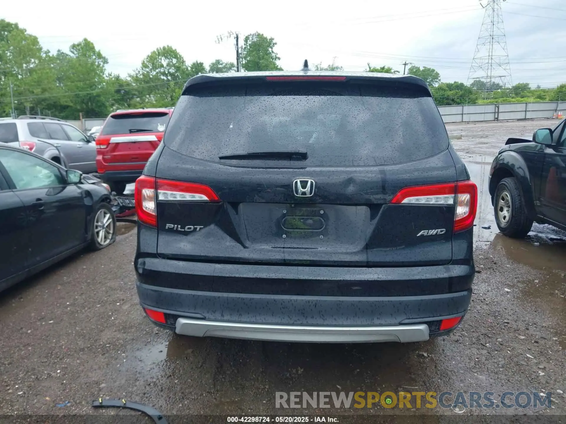 17 Photograph of a damaged car 5FNYF6H36LB054993 HONDA PILOT 2020