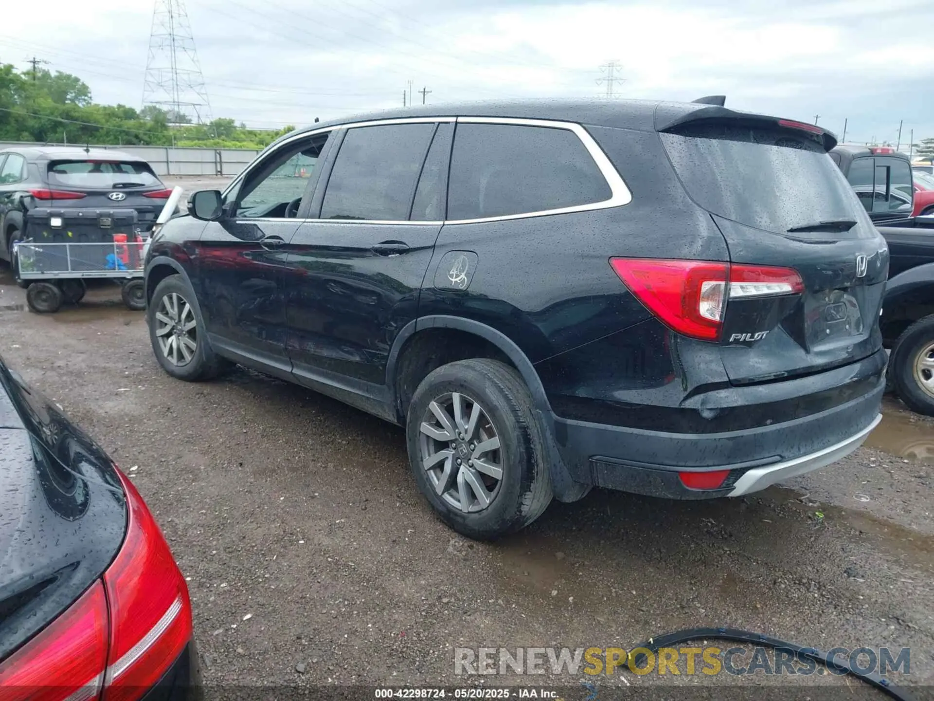 3 Photograph of a damaged car 5FNYF6H36LB054993 HONDA PILOT 2020