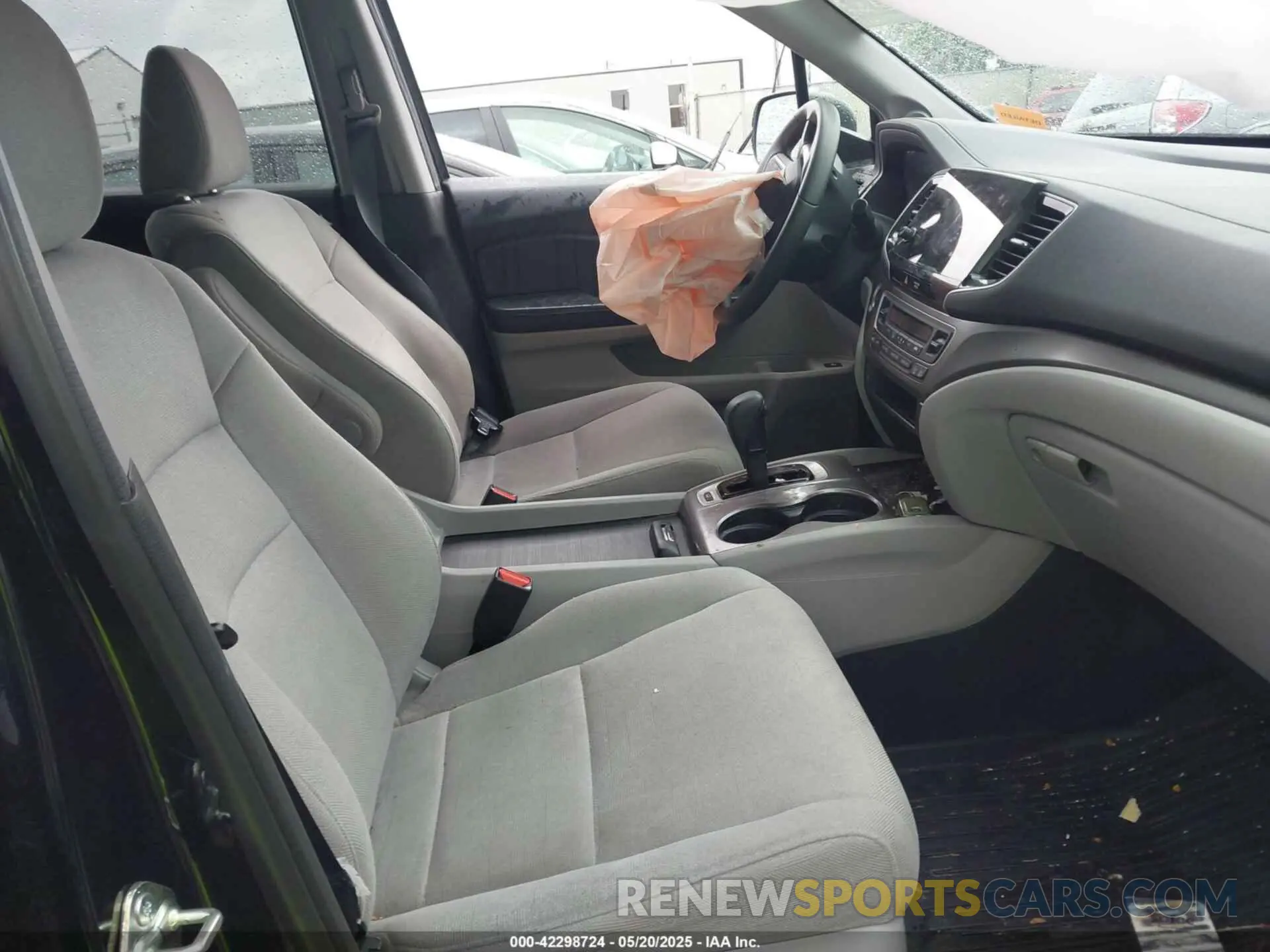 5 Photograph of a damaged car 5FNYF6H36LB054993 HONDA PILOT 2020