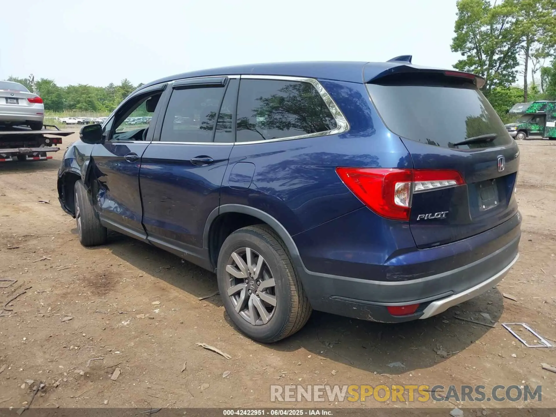 14 Photograph of a damaged car 5FNYF6H37LB038897 HONDA PILOT 2020