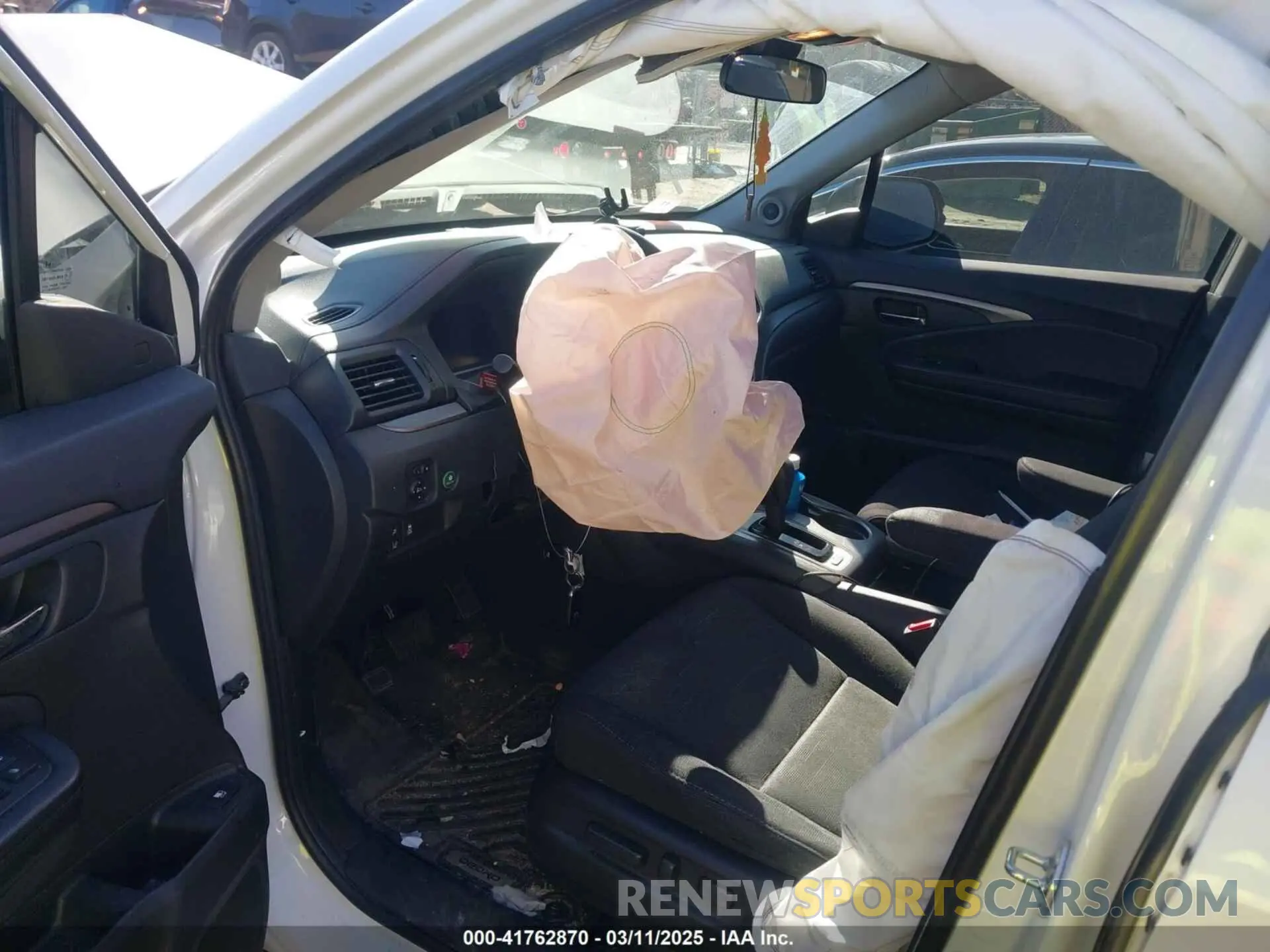 5 Photograph of a damaged car 5FNYF6H37LB050595 HONDA PILOT 2020