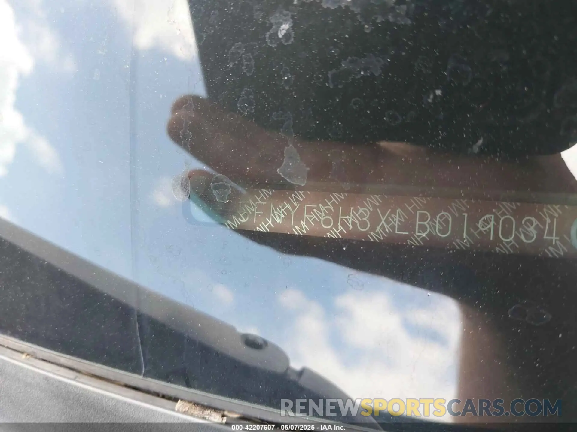 17 Photograph of a damaged car 5FNYF6H3XLB019034 HONDA PILOT 2020