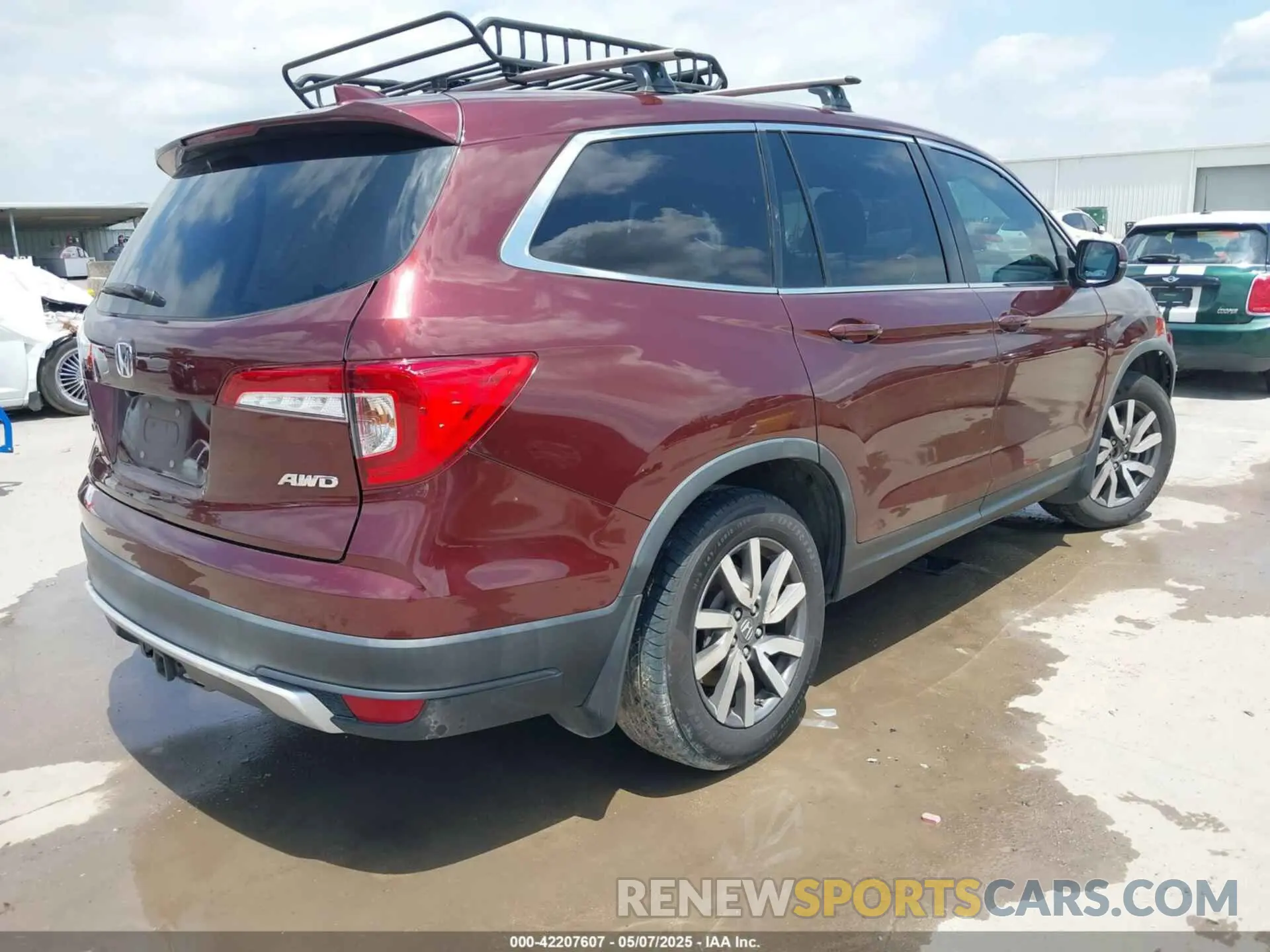 4 Photograph of a damaged car 5FNYF6H3XLB019034 HONDA PILOT 2020