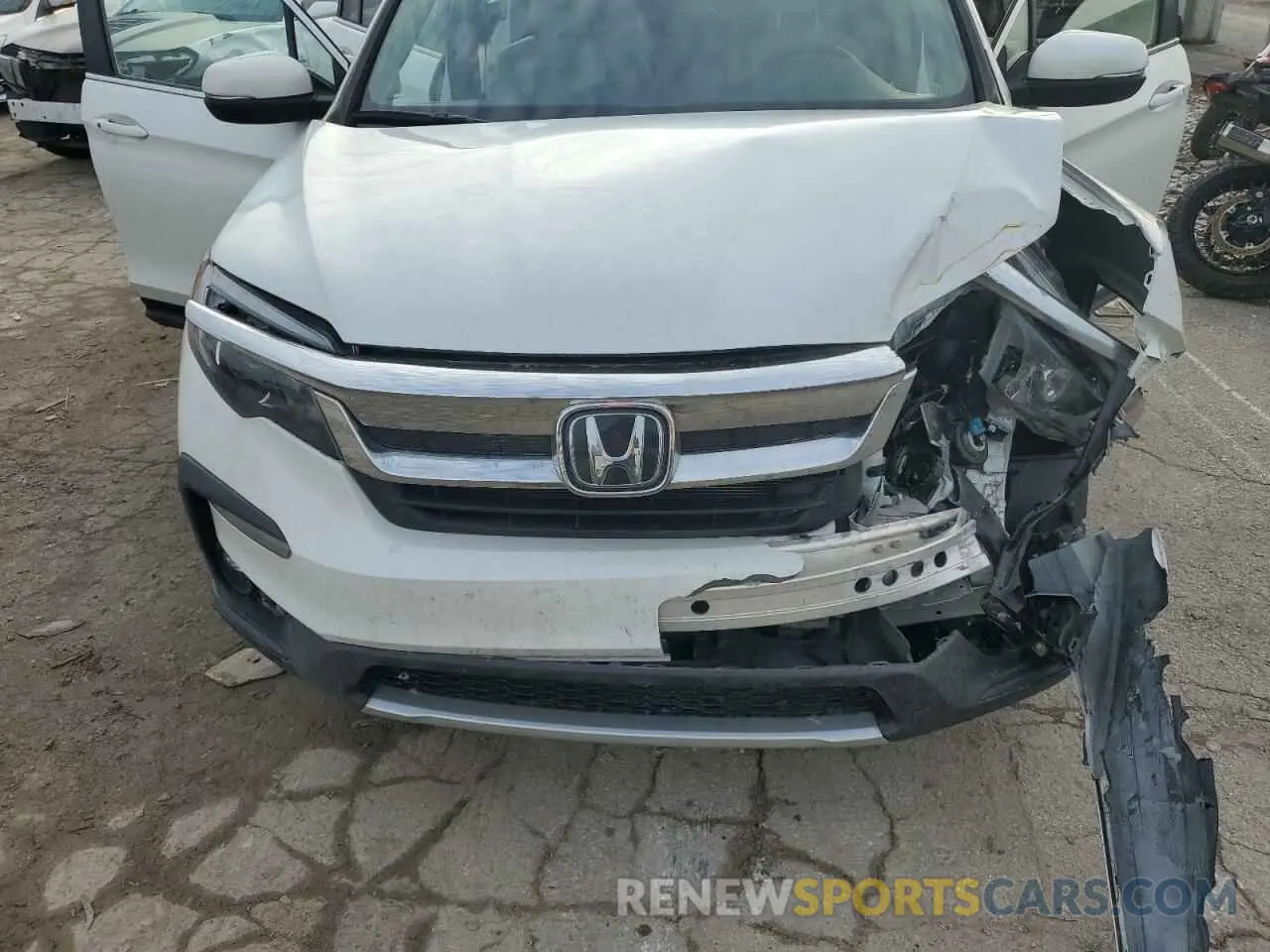 12 Photograph of a damaged car 5FNYF6H41LB011770 HONDA PILOT 2020