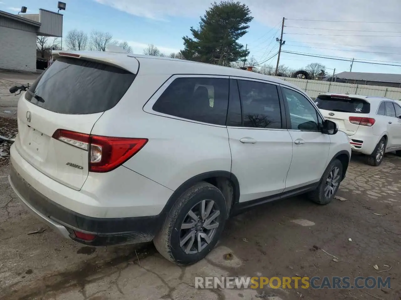 3 Photograph of a damaged car 5FNYF6H41LB011770 HONDA PILOT 2020