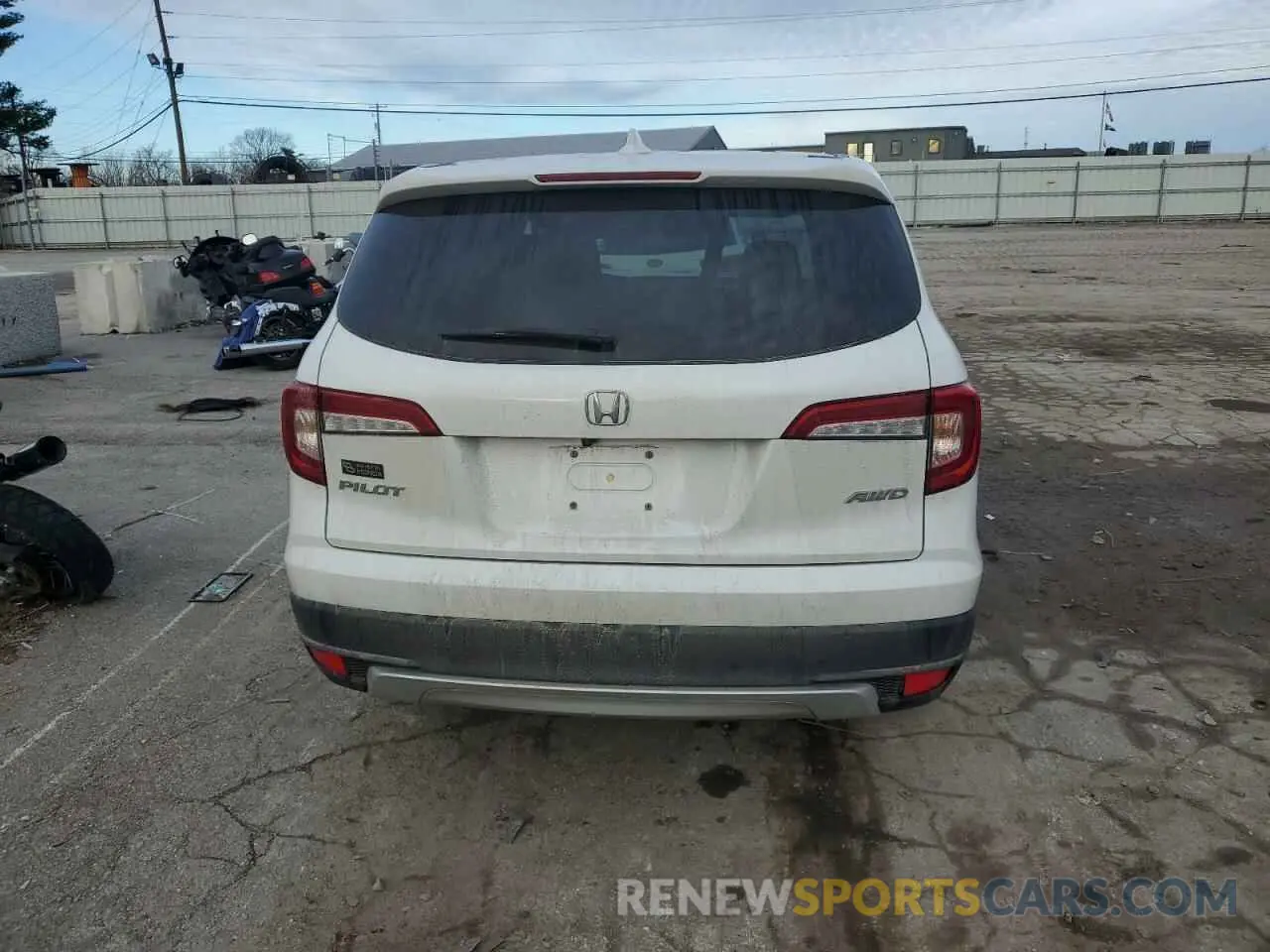 6 Photograph of a damaged car 5FNYF6H41LB011770 HONDA PILOT 2020