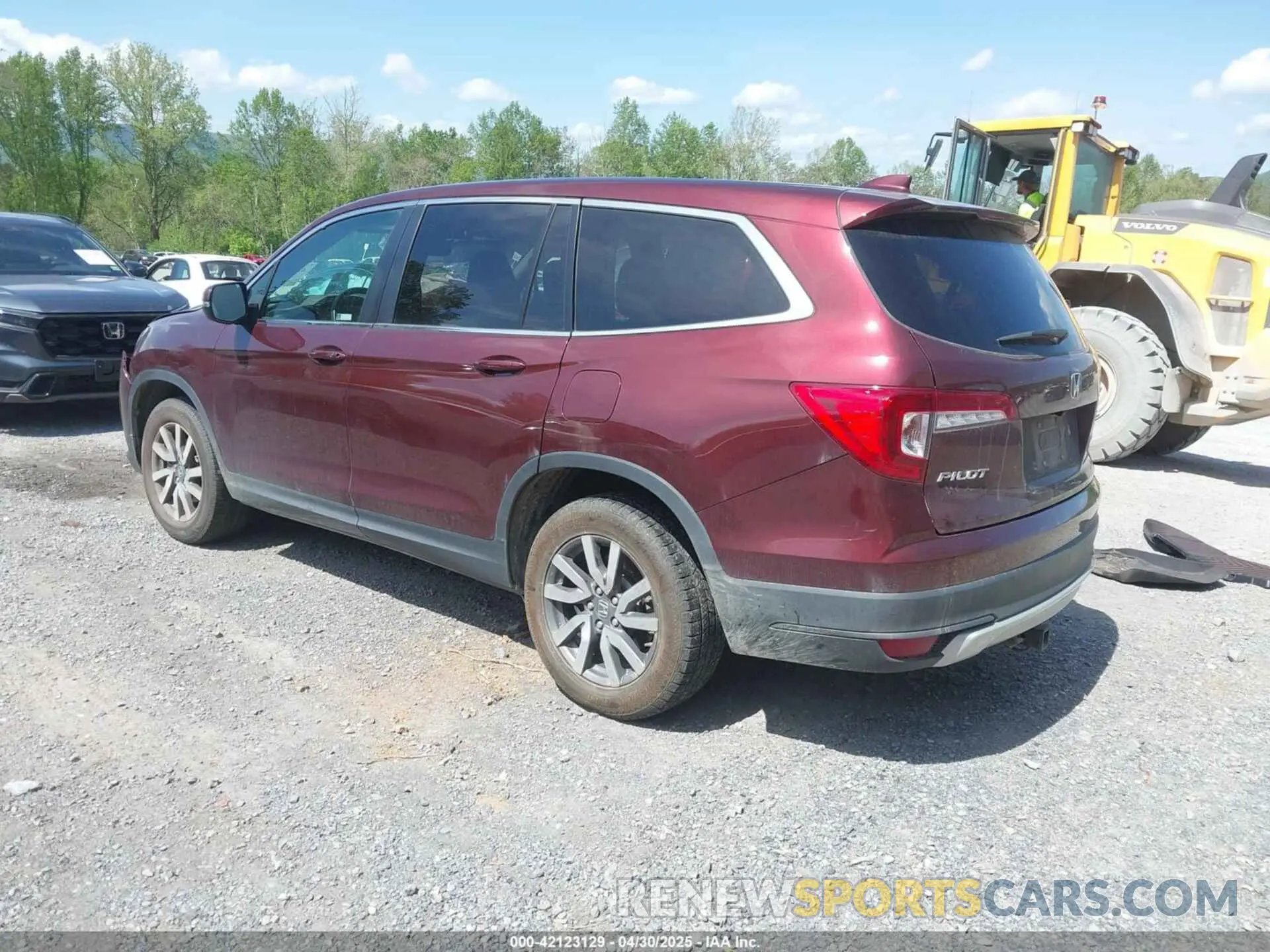 3 Photograph of a damaged car 5FNYF6H50LB028925 HONDA PILOT 2020
