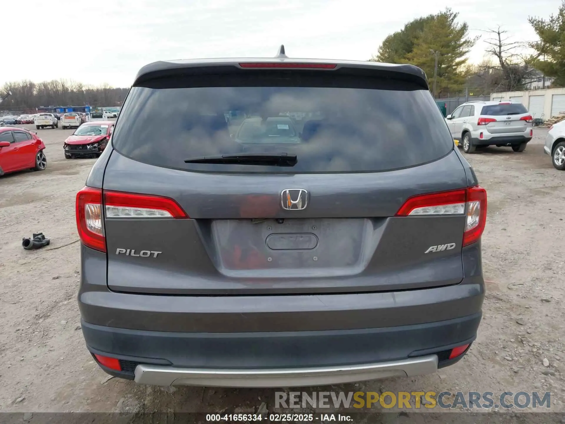 16 Photograph of a damaged car 5FNYF6H51LB048889 HONDA PILOT 2020