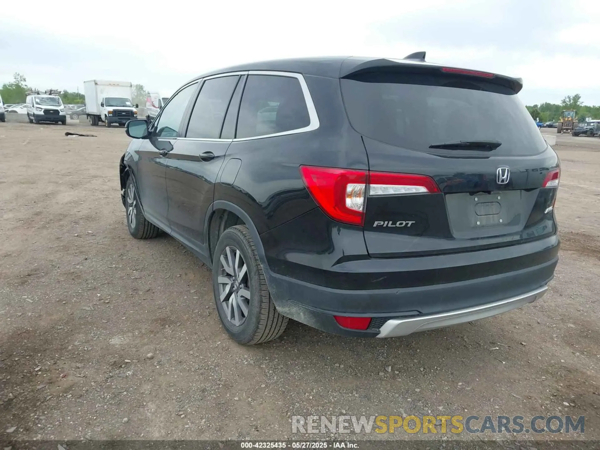 3 Photograph of a damaged car 5FNYF6H51LB058628 HONDA PILOT 2020