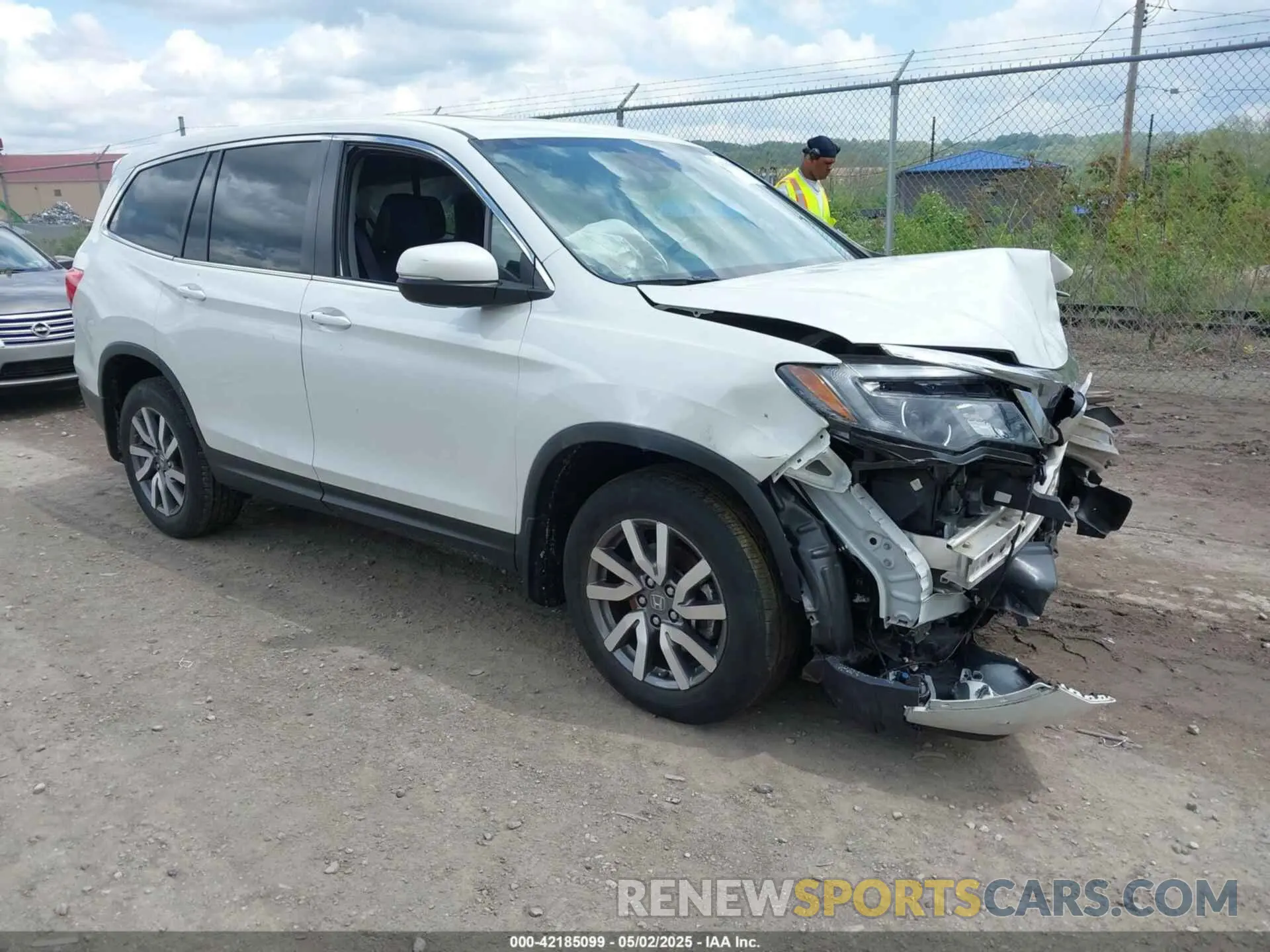 1 Photograph of a damaged car 5FNYF6H51LB066728 HONDA PILOT 2020