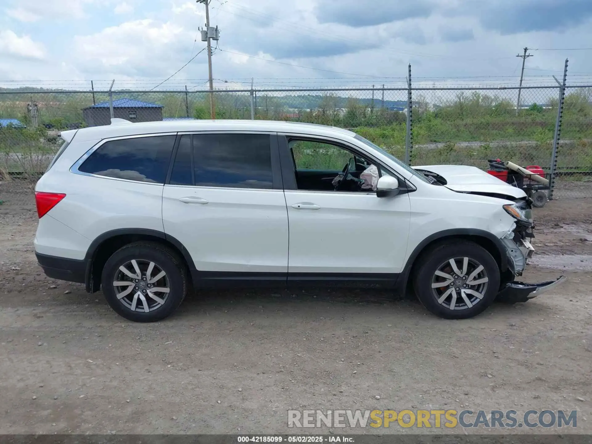 13 Photograph of a damaged car 5FNYF6H51LB066728 HONDA PILOT 2020