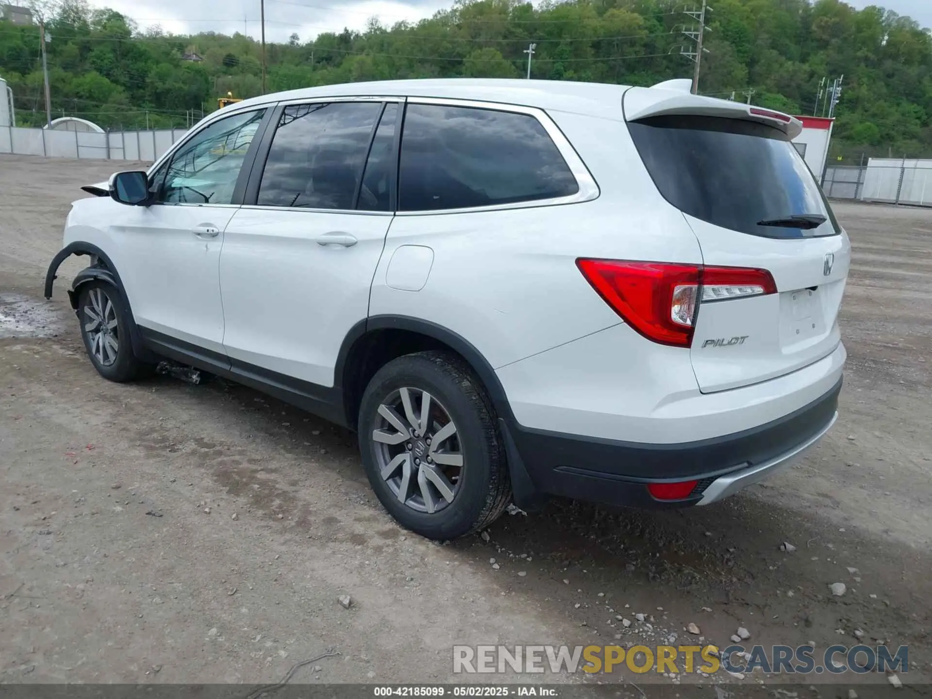 3 Photograph of a damaged car 5FNYF6H51LB066728 HONDA PILOT 2020
