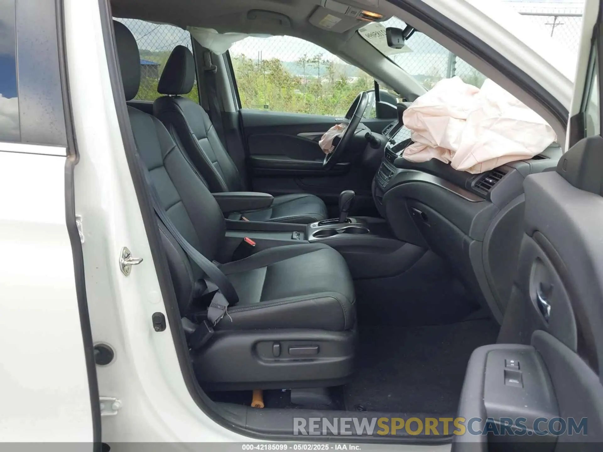 5 Photograph of a damaged car 5FNYF6H51LB066728 HONDA PILOT 2020